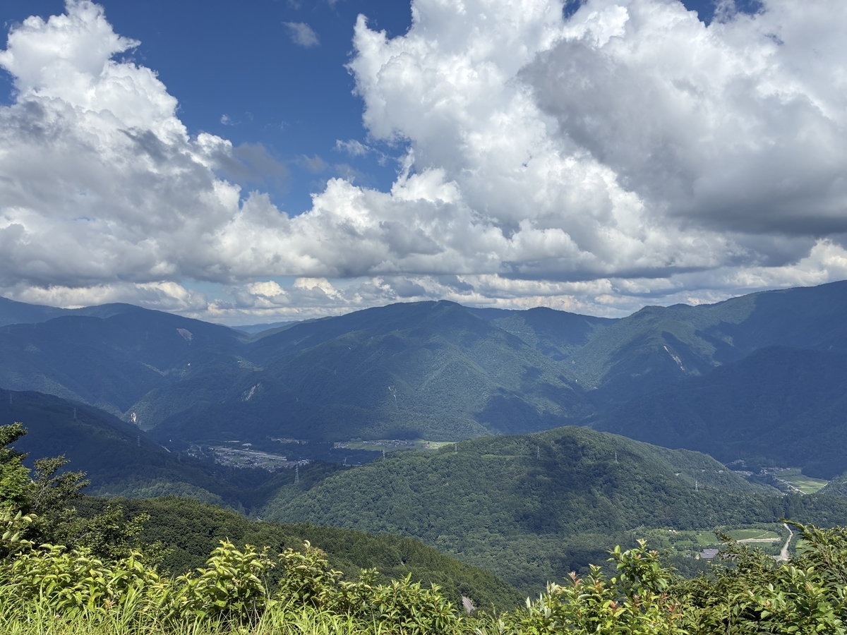白山白川郷ホワイトロード 白川郷展望台から立山連峰が見えるという