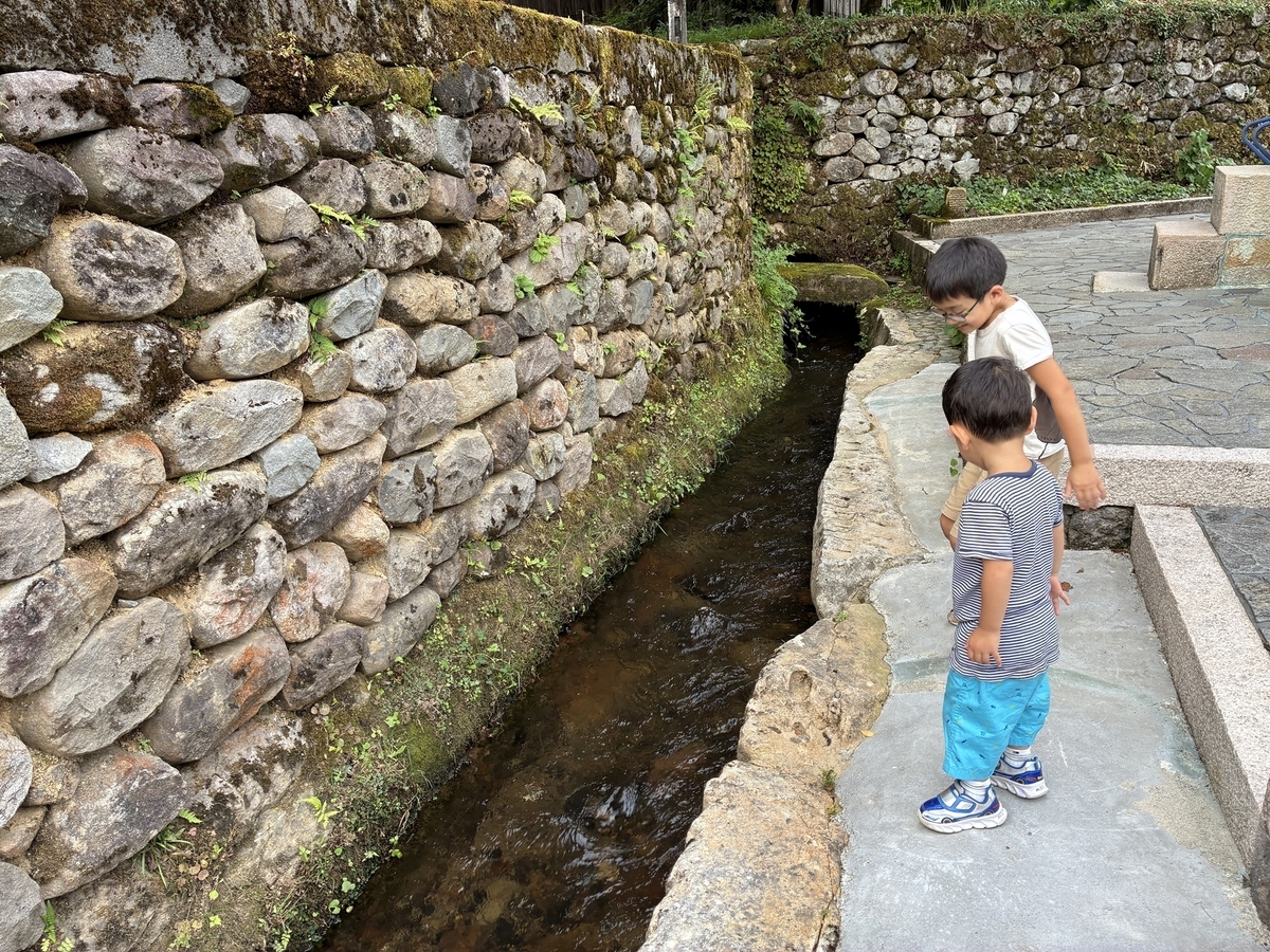白峰 重要伝統的建造物群保存地区 行勧寺のミンジャ(水屋)