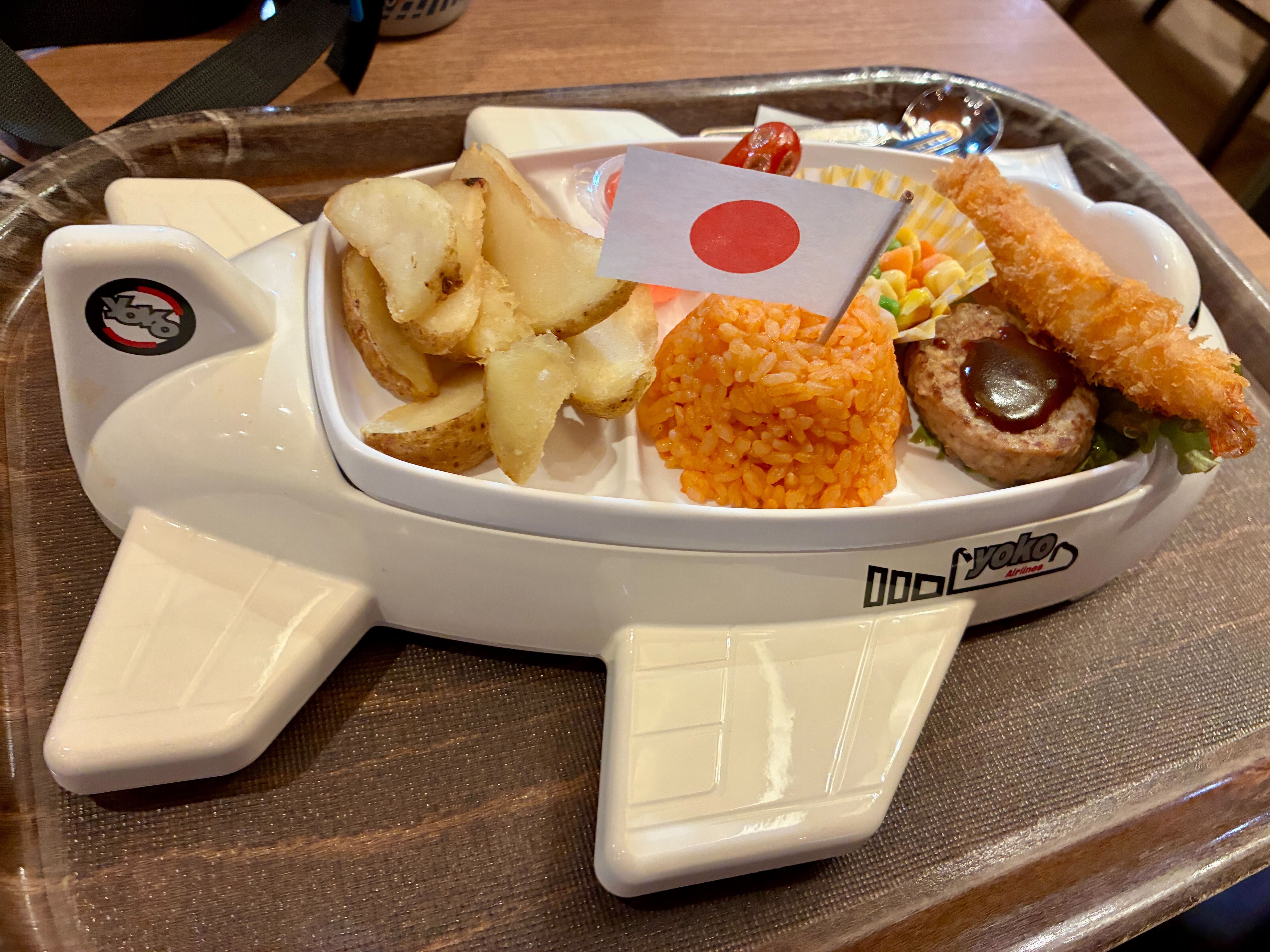 成田空港第2ターミナル エヌズコート キッズプレート