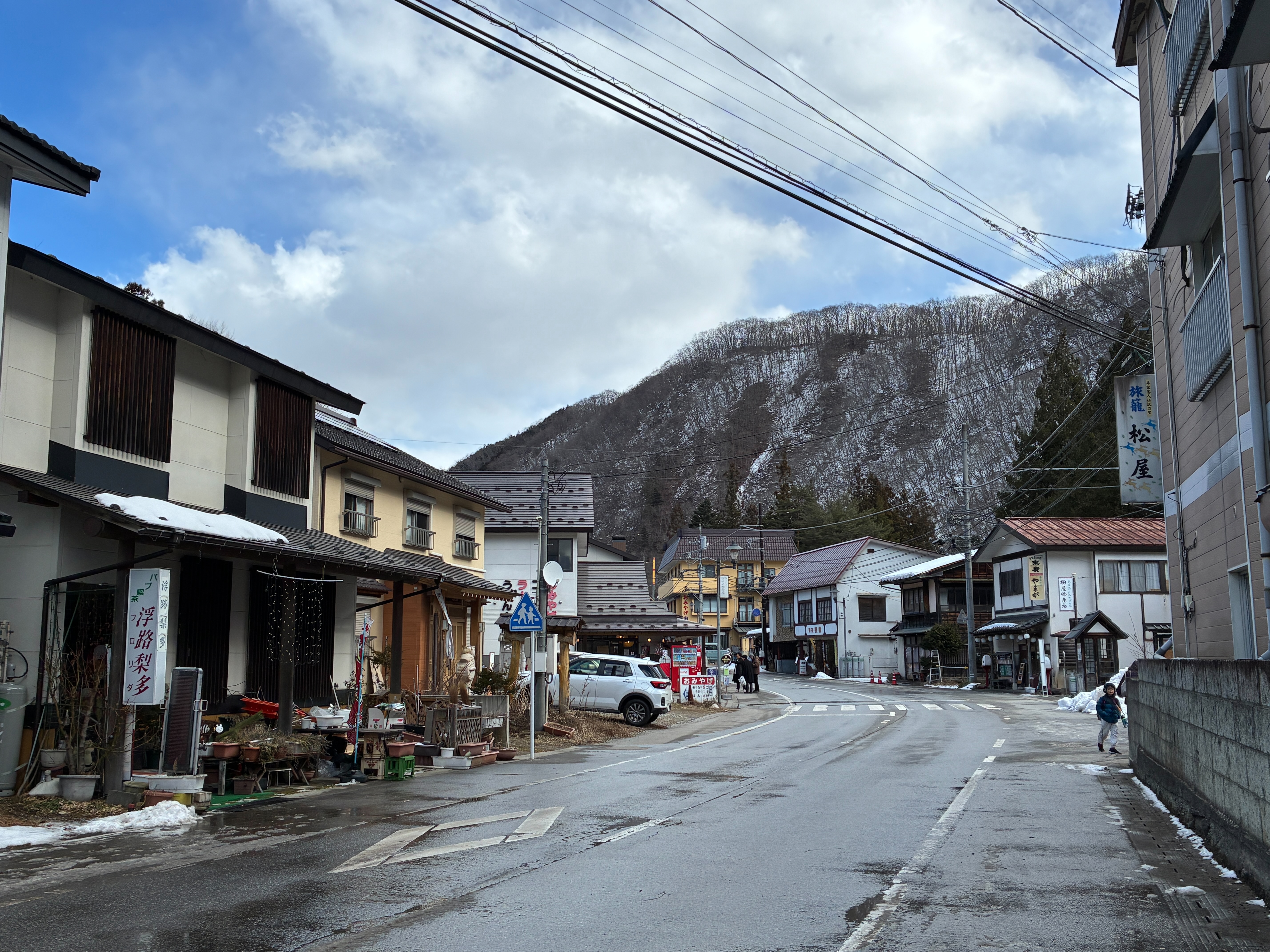 湯西川温泉街 県道249号