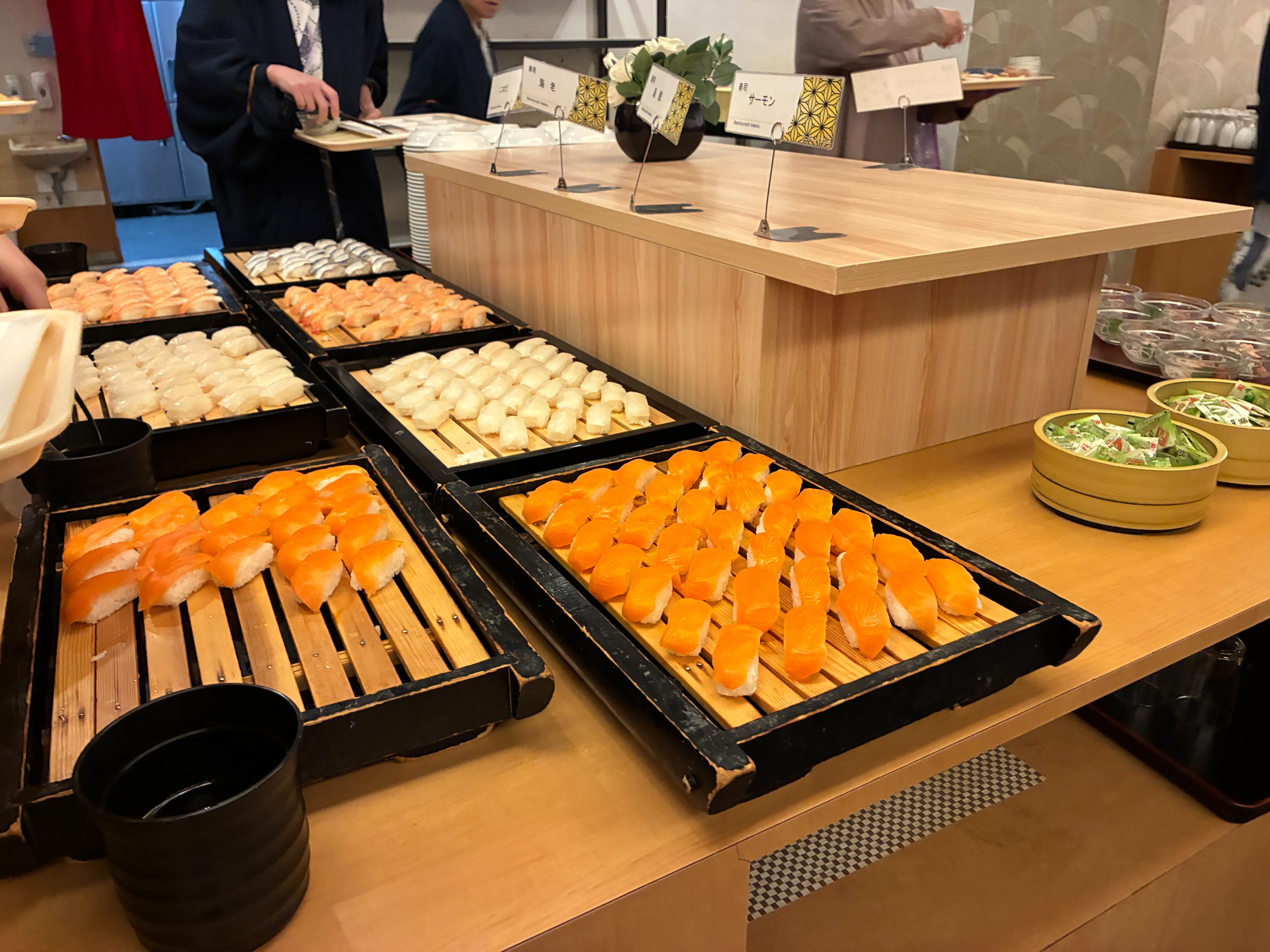 ホテル湯西川 夕食バイキング お寿司のコーナー