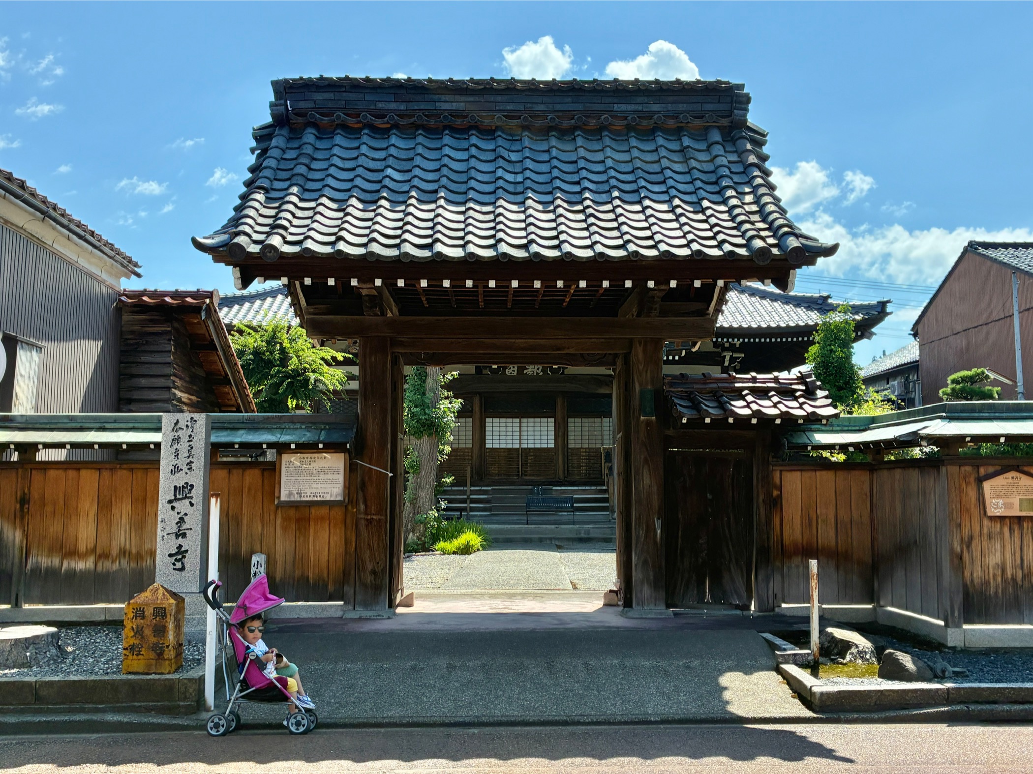 大島山興善寺 丸岡城移築城門