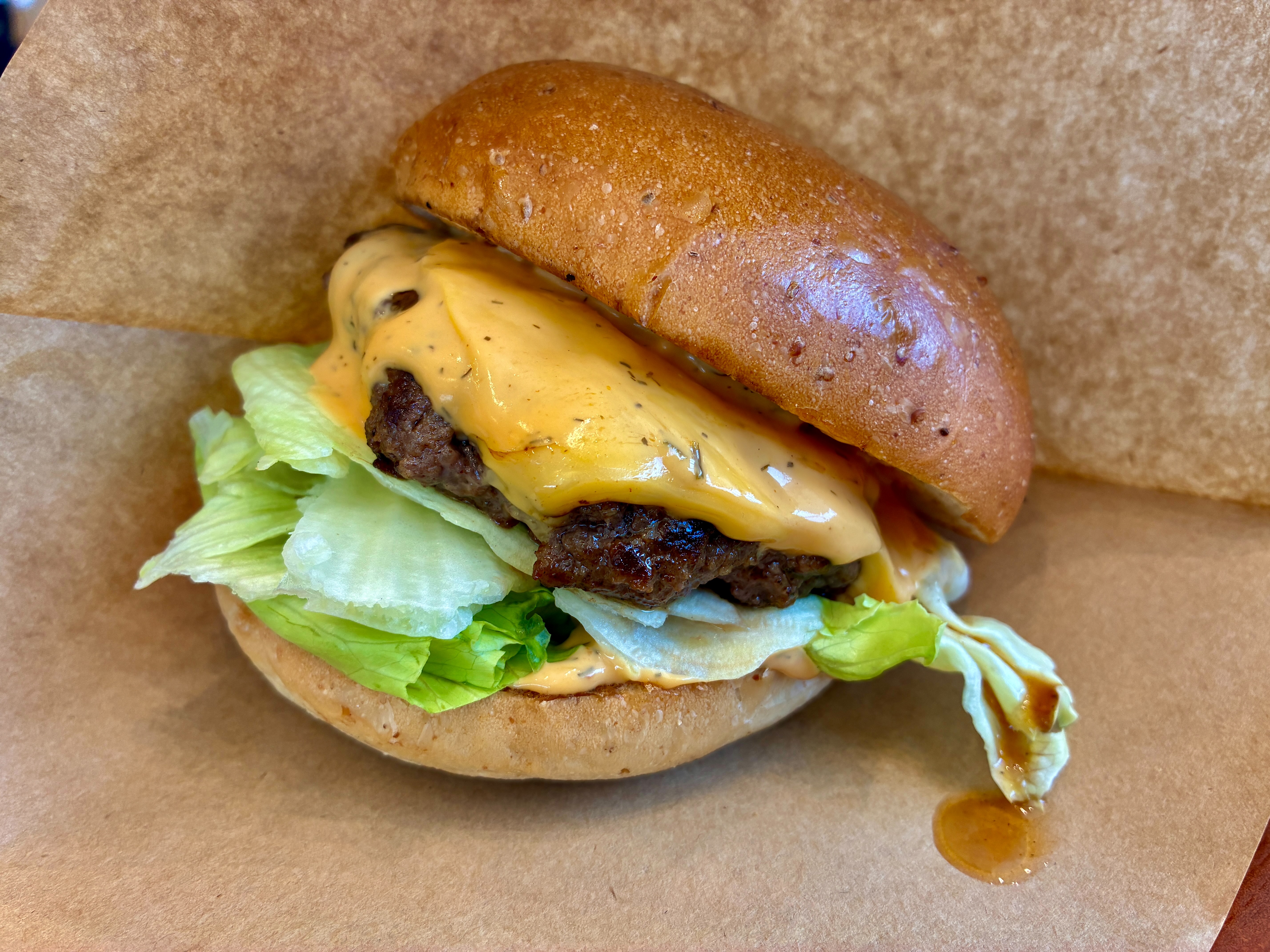 道の駅 めぐみ白山 きいろ茶屋 チーズバーガー