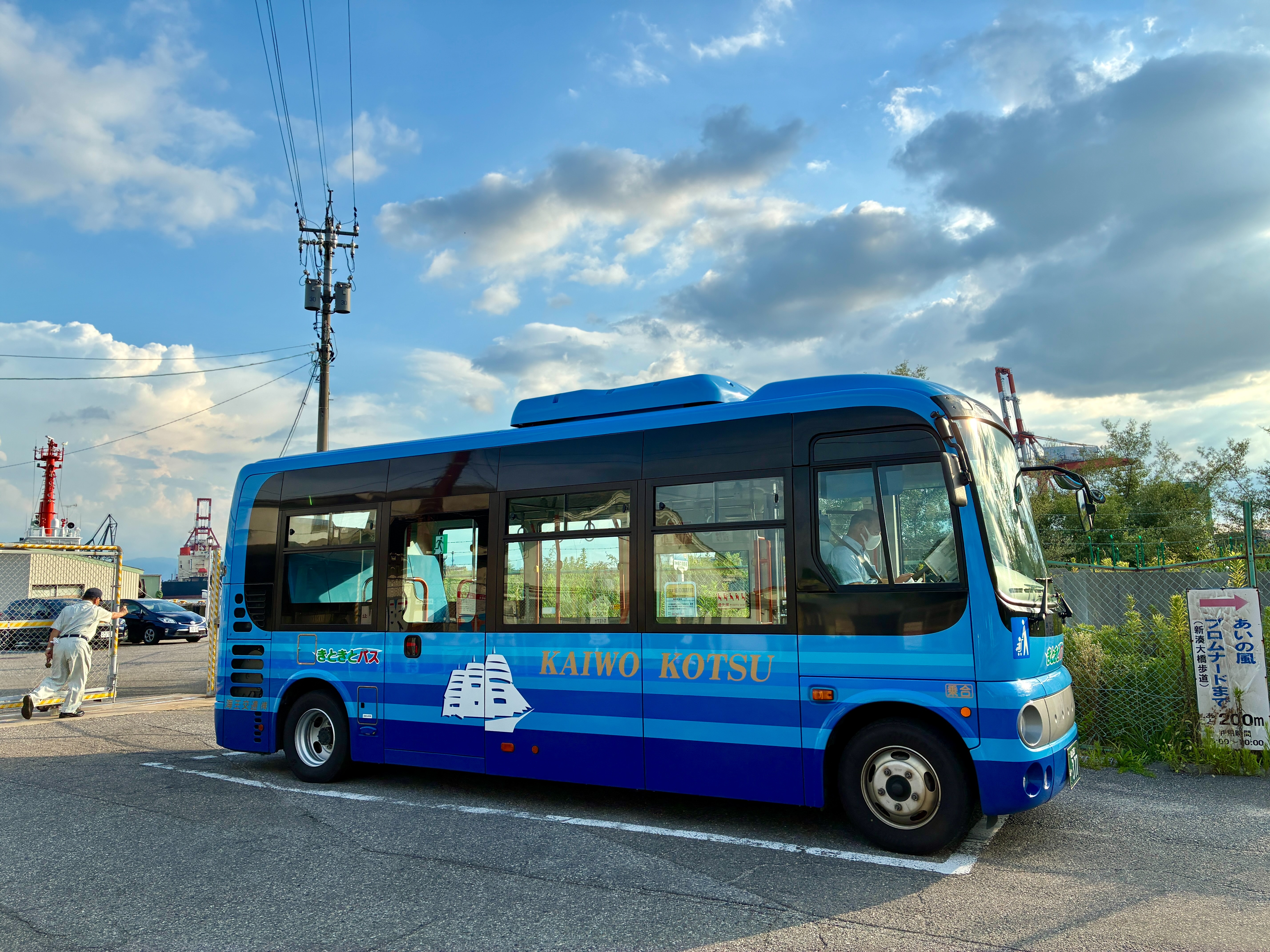 越ノ潟駅バス停 海王交通 射水コミュニティバス きときとバス