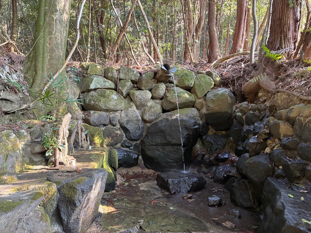 山の辺の道 高市皇子万葉歌碑 (巻２ − １５８)