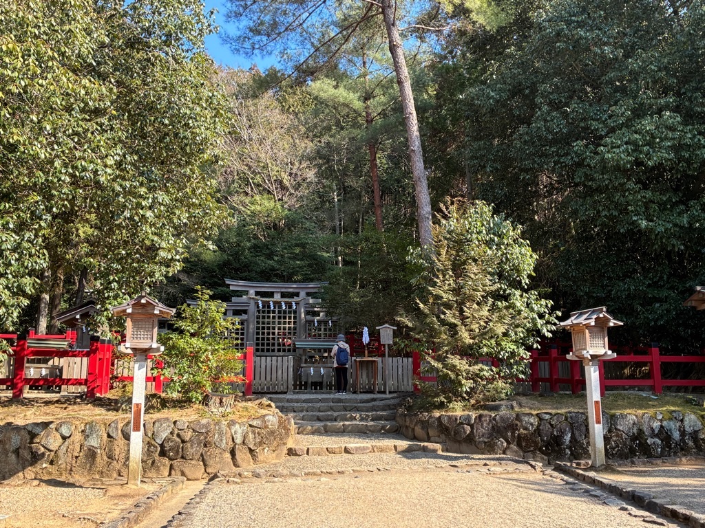 山の辺の道 桧原神社 境内