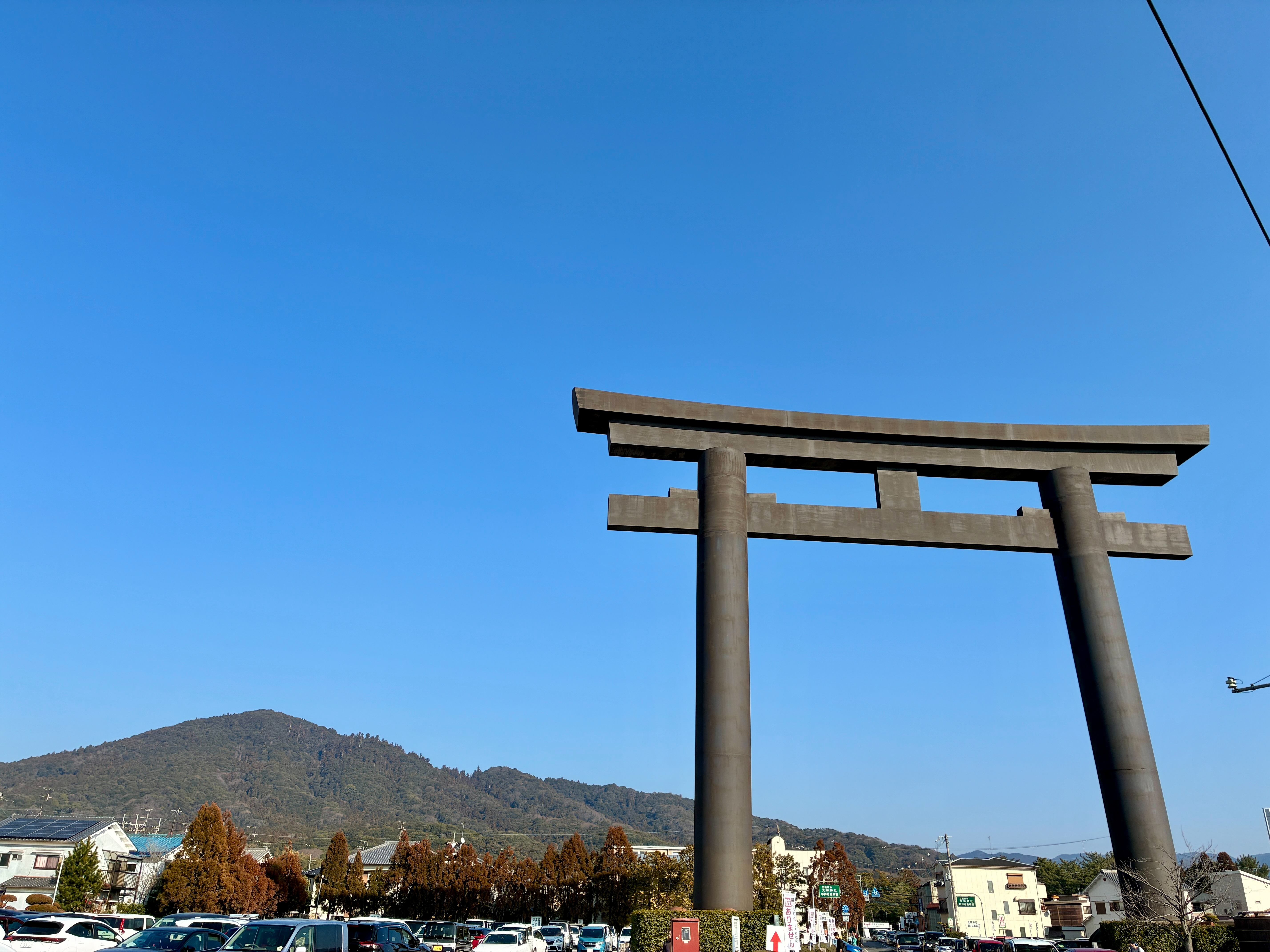 大神神社 一の鳥居と三輪山