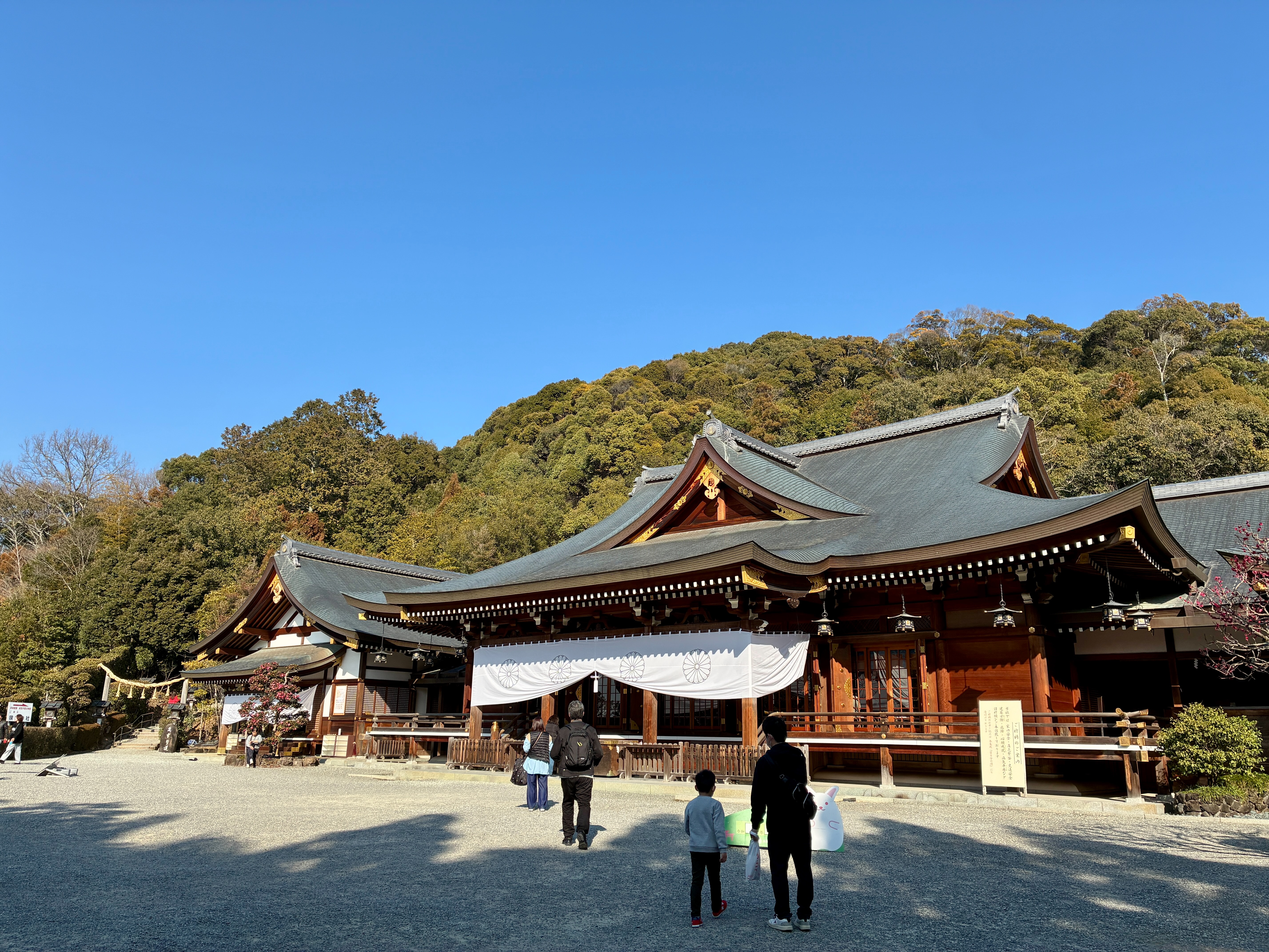 山の辺の道 大神神社 祈祷殿