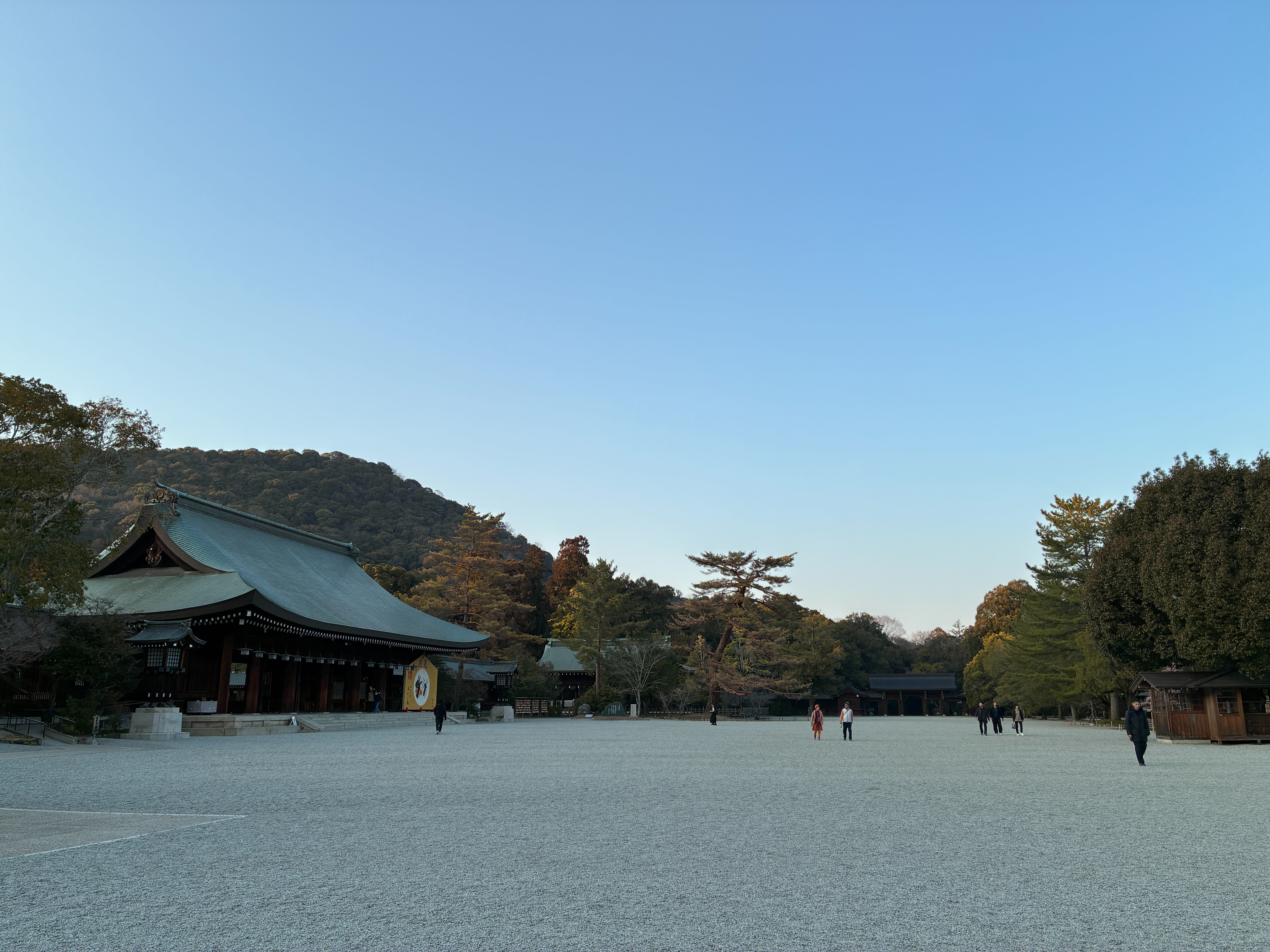 橿原神宮 境内 拝殿