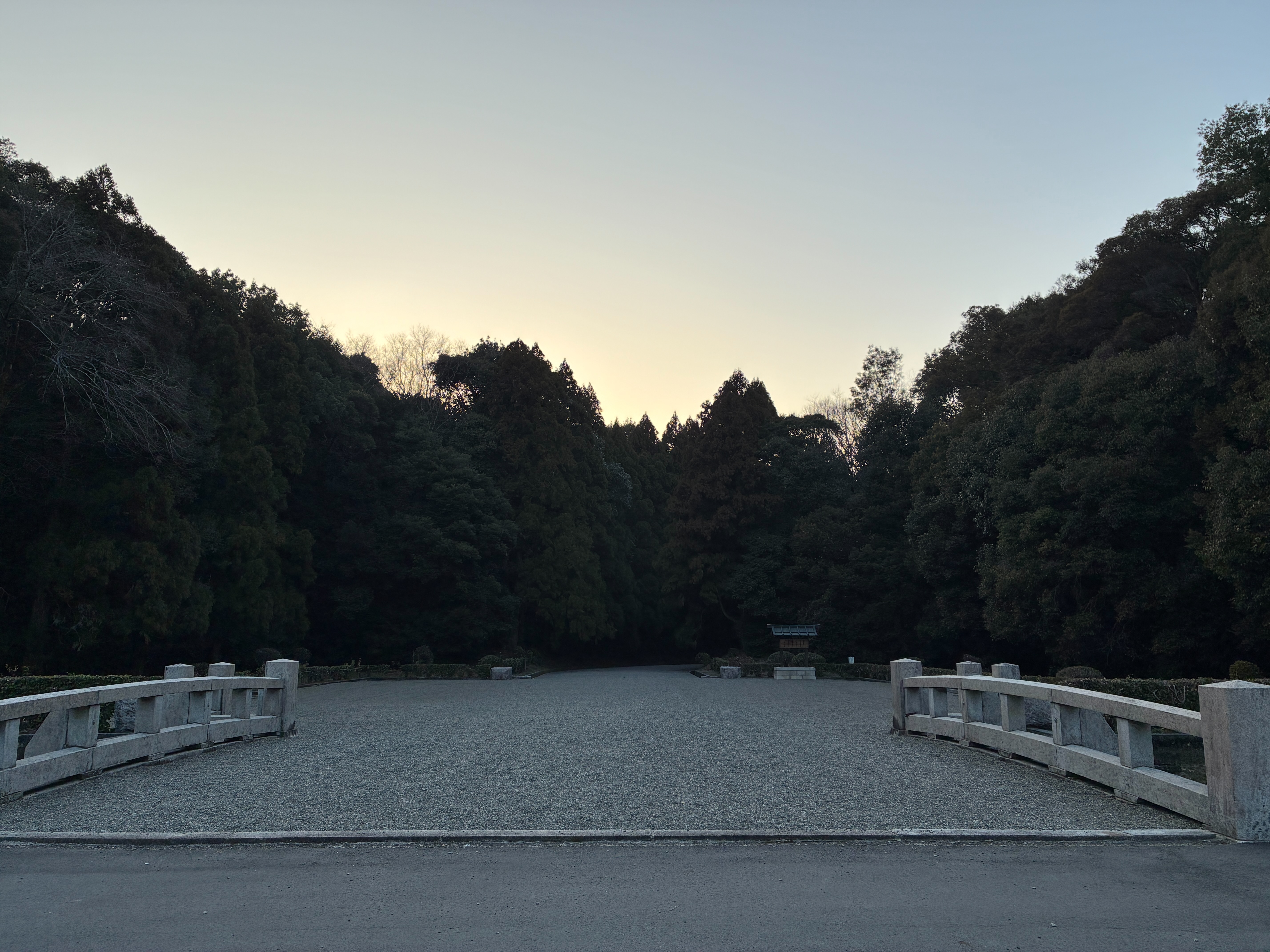 神武天皇陵 畝傍山東北陵 参道