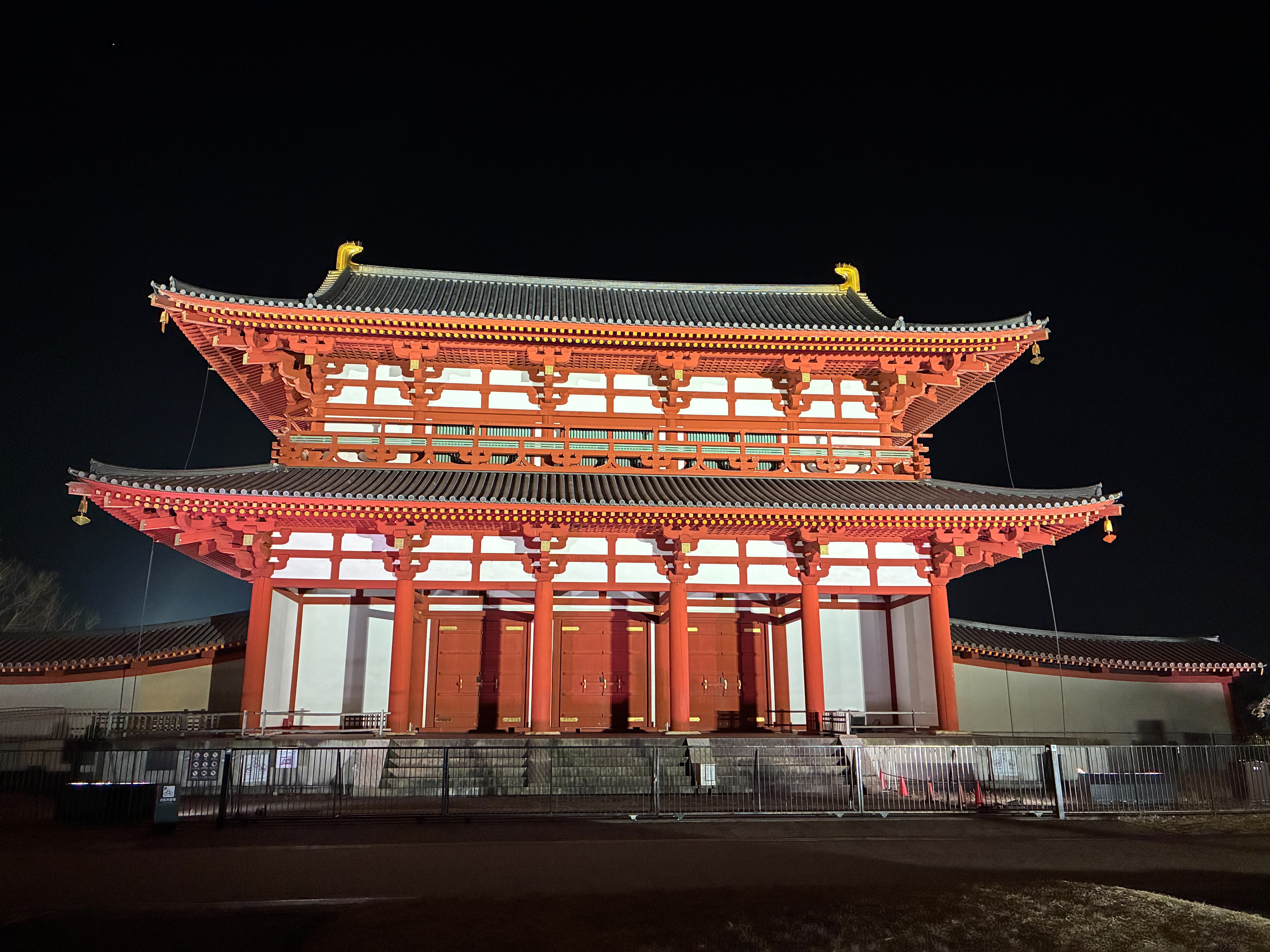 平城宮跡歴史公園 朱雀門ライトアップ 内側から