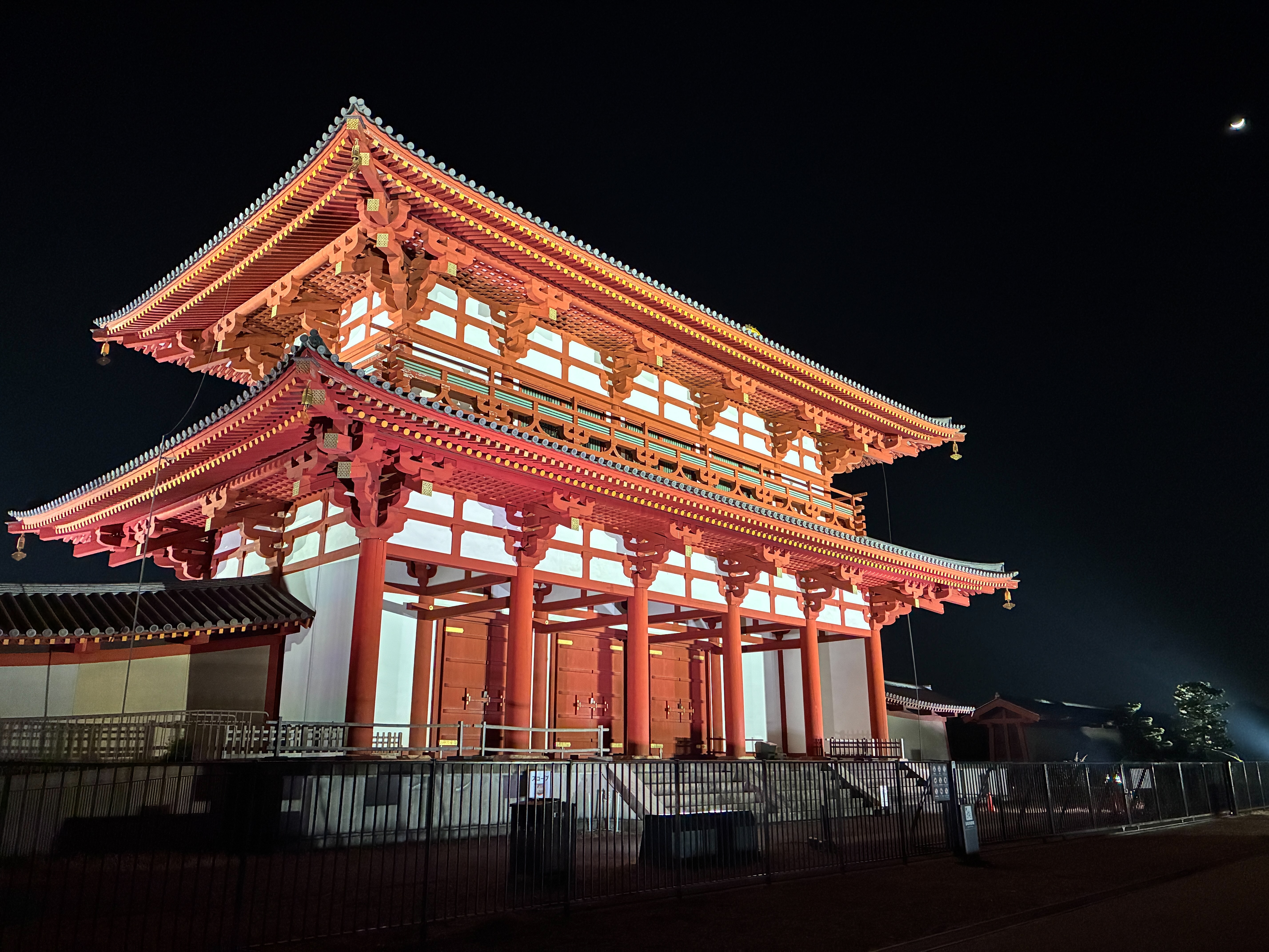 平城宮跡歴史公園 朱雀門ライトアップ