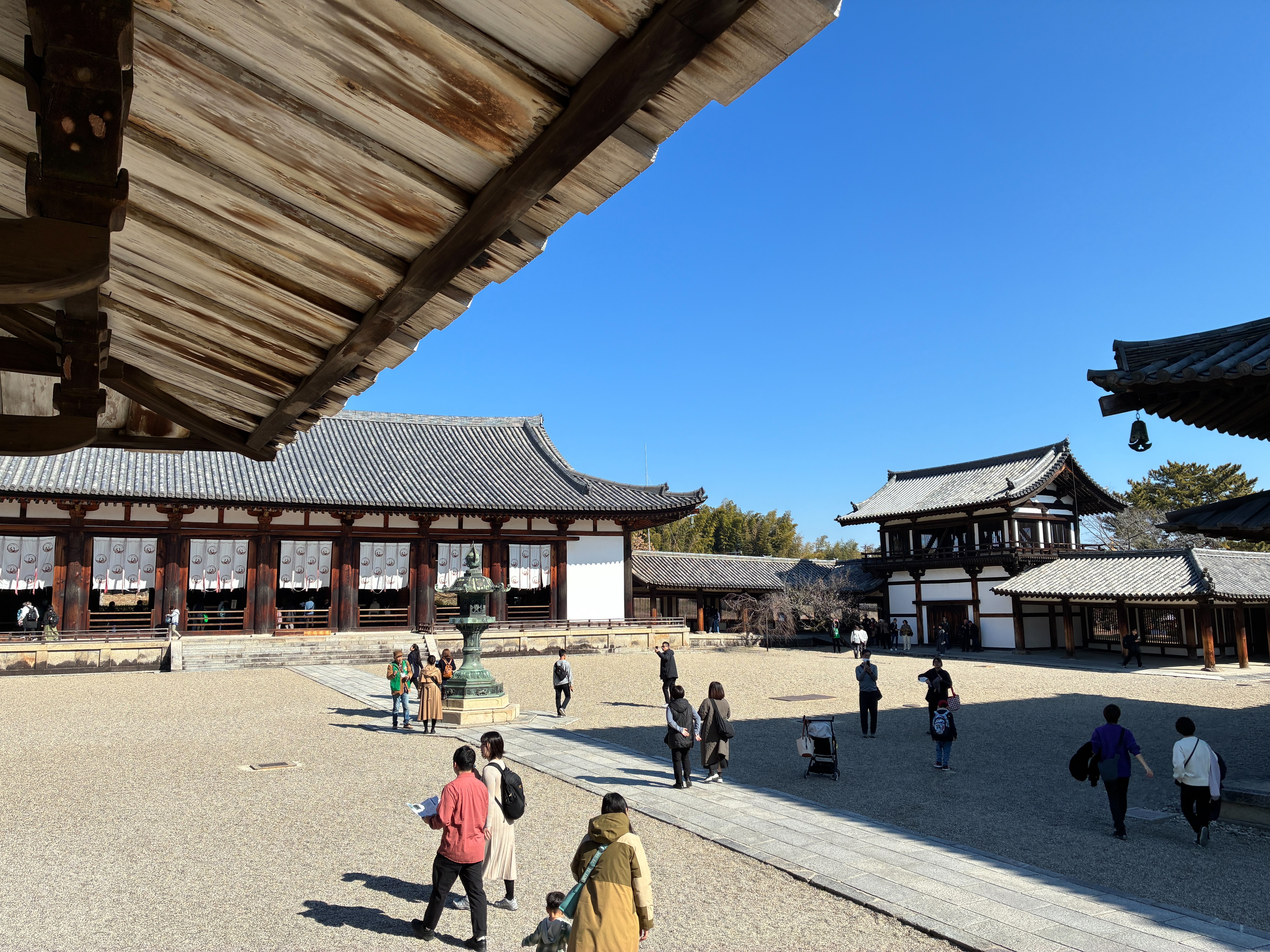 法隆寺 西院伽藍 五重塔から大講堂 鐘楼方面