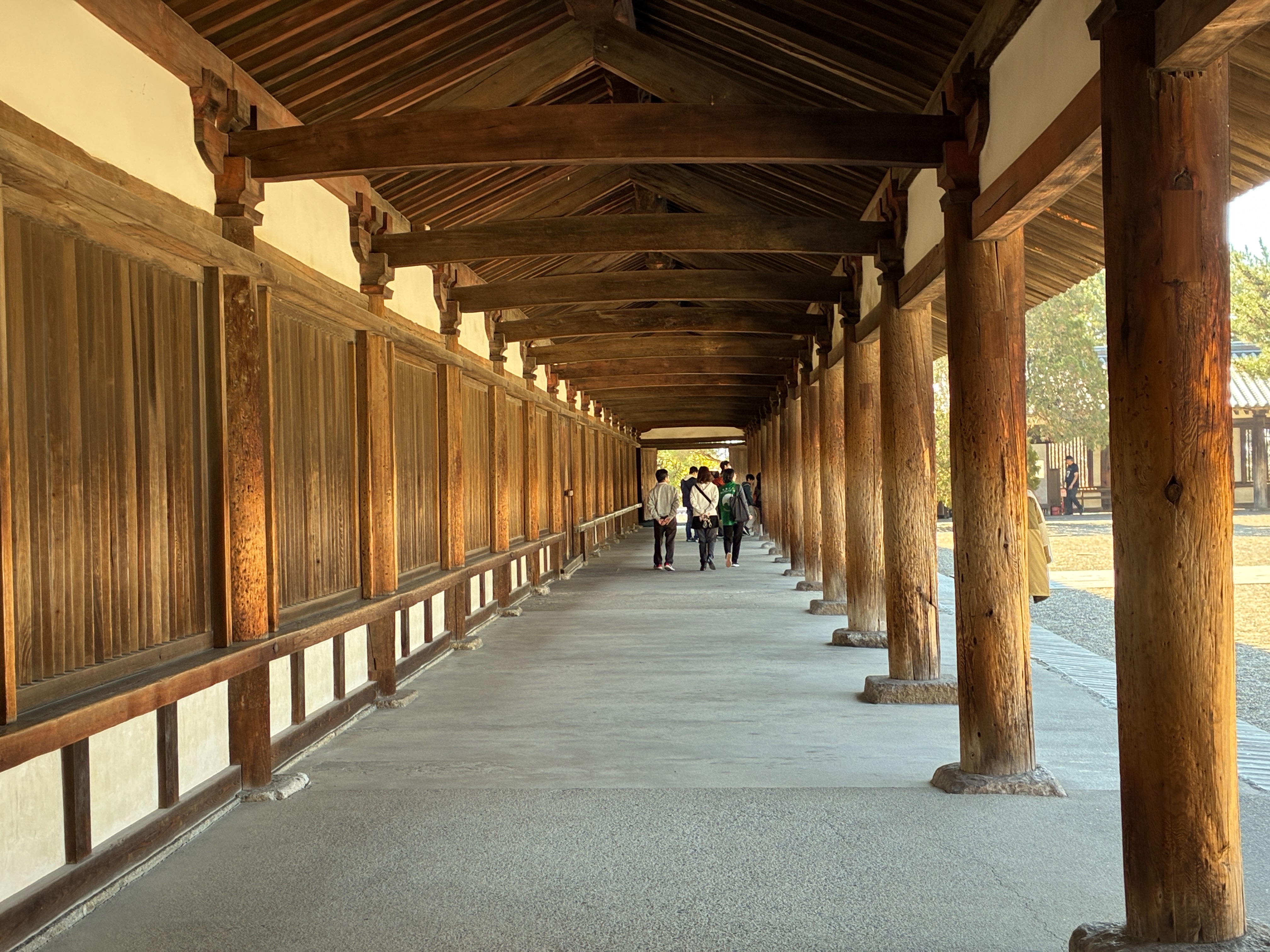 法隆寺 西院伽藍 国宝 廻廊 エンタシスの柱