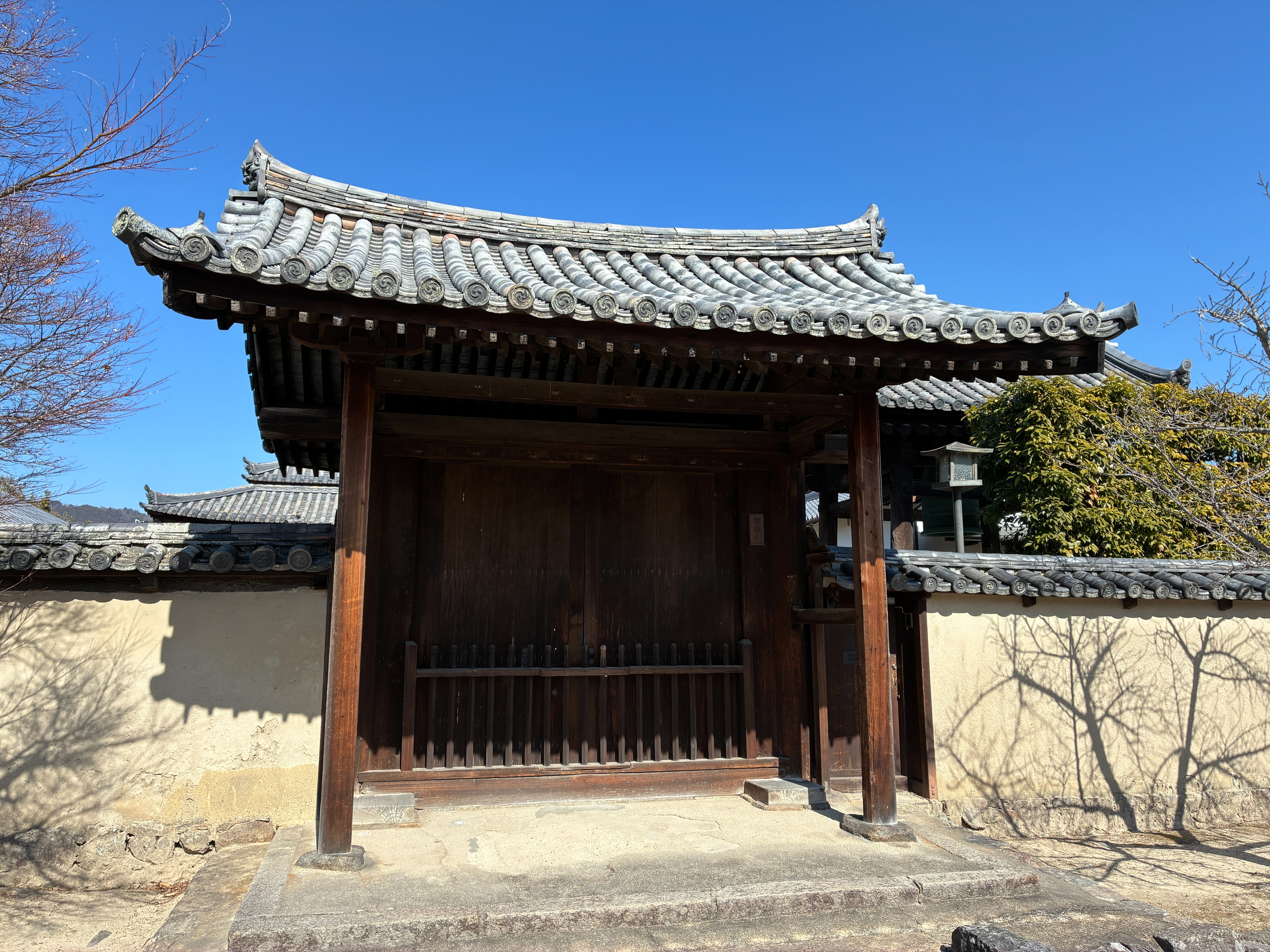 法隆寺 重要文化財 宗源寺四脚門（勧学院表門）