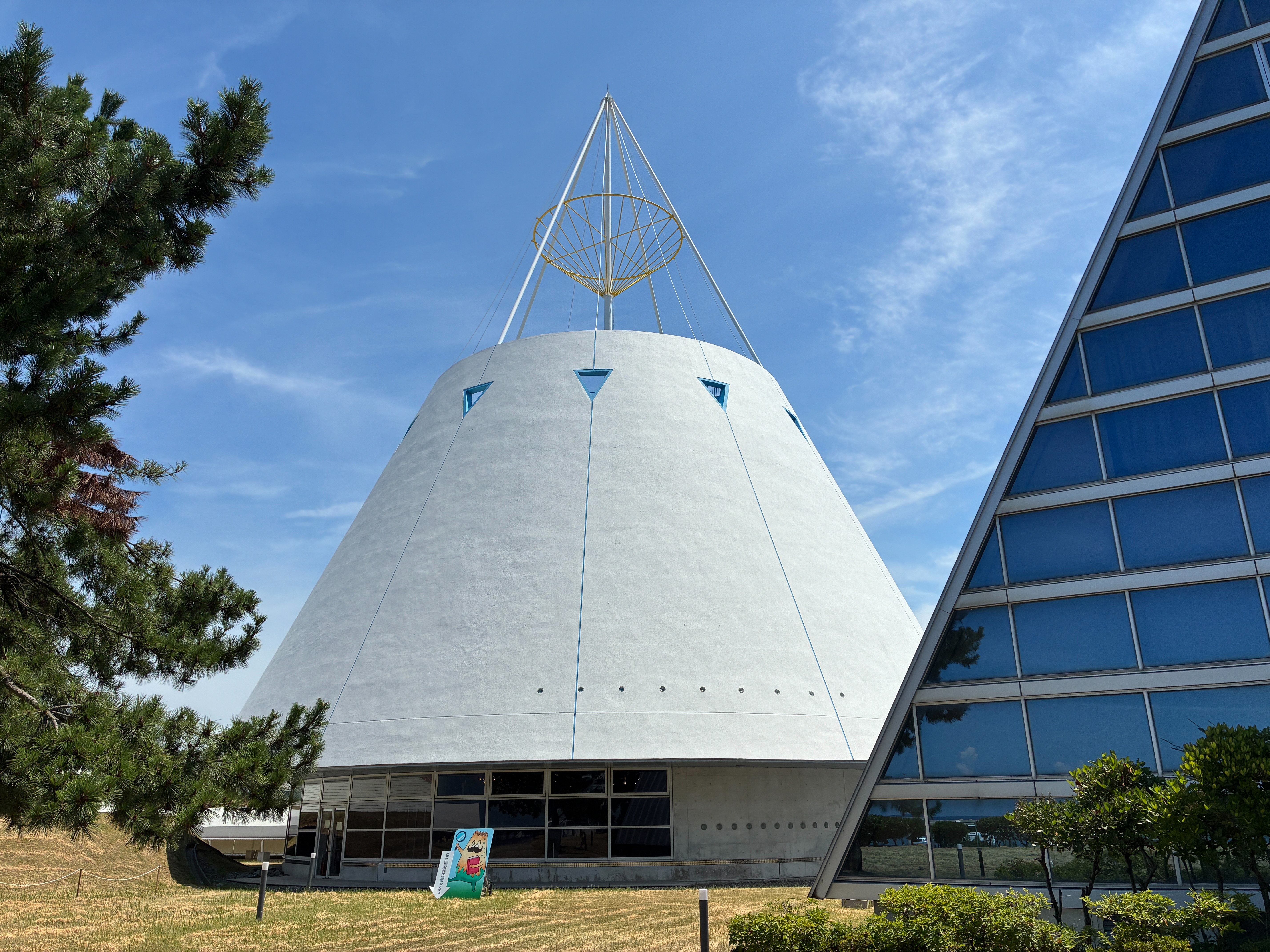 魚津埋没林博物館 三角お屋根