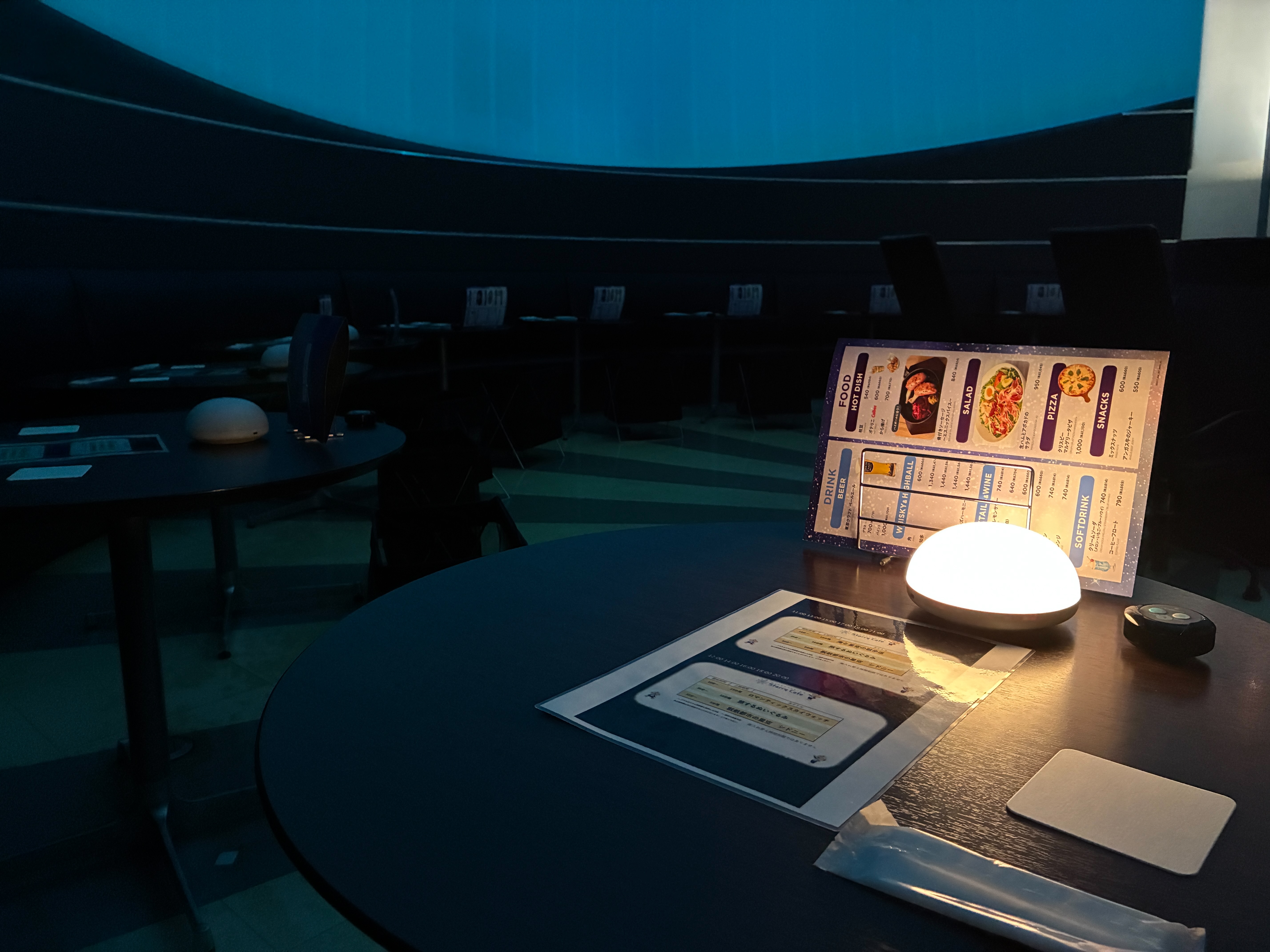 羽田空港第3ターミナル PLANETARIUM Starry Cafe（プラネタリウム スターリーカフェ） 内観