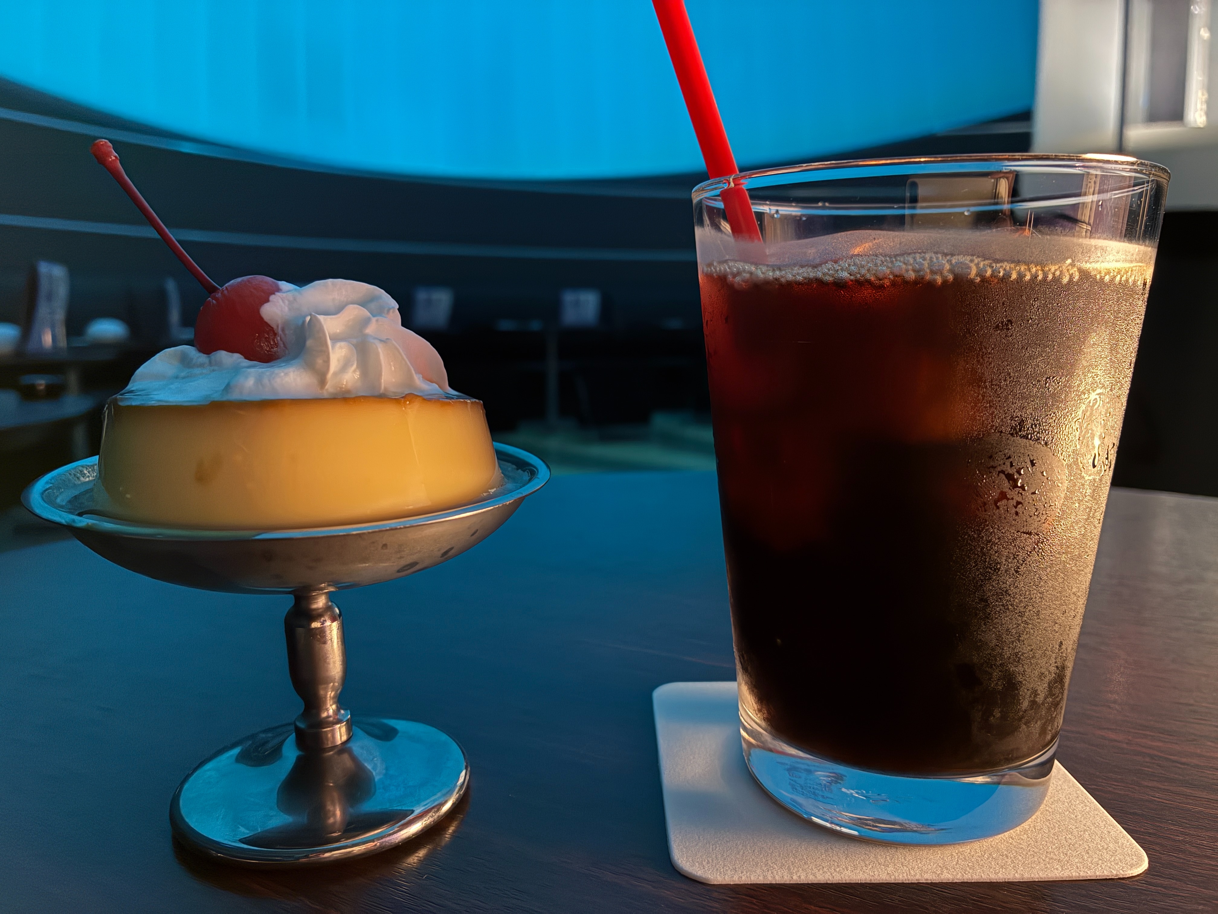 羽田空港第3ターミナル スターリーカフェ コーヒーとかなり固めのクラシックプリン