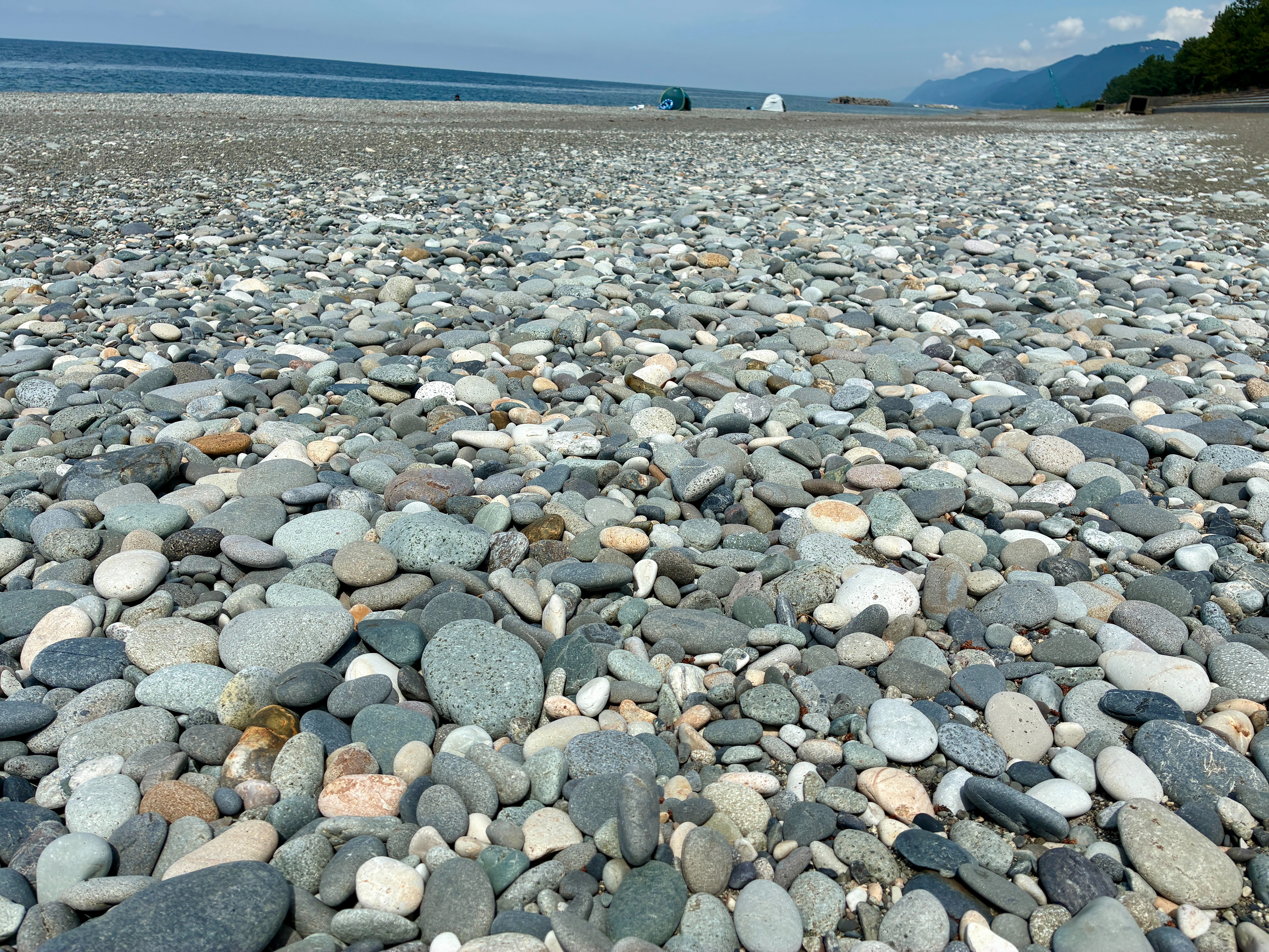 ヒスイ海岸 砂利浜