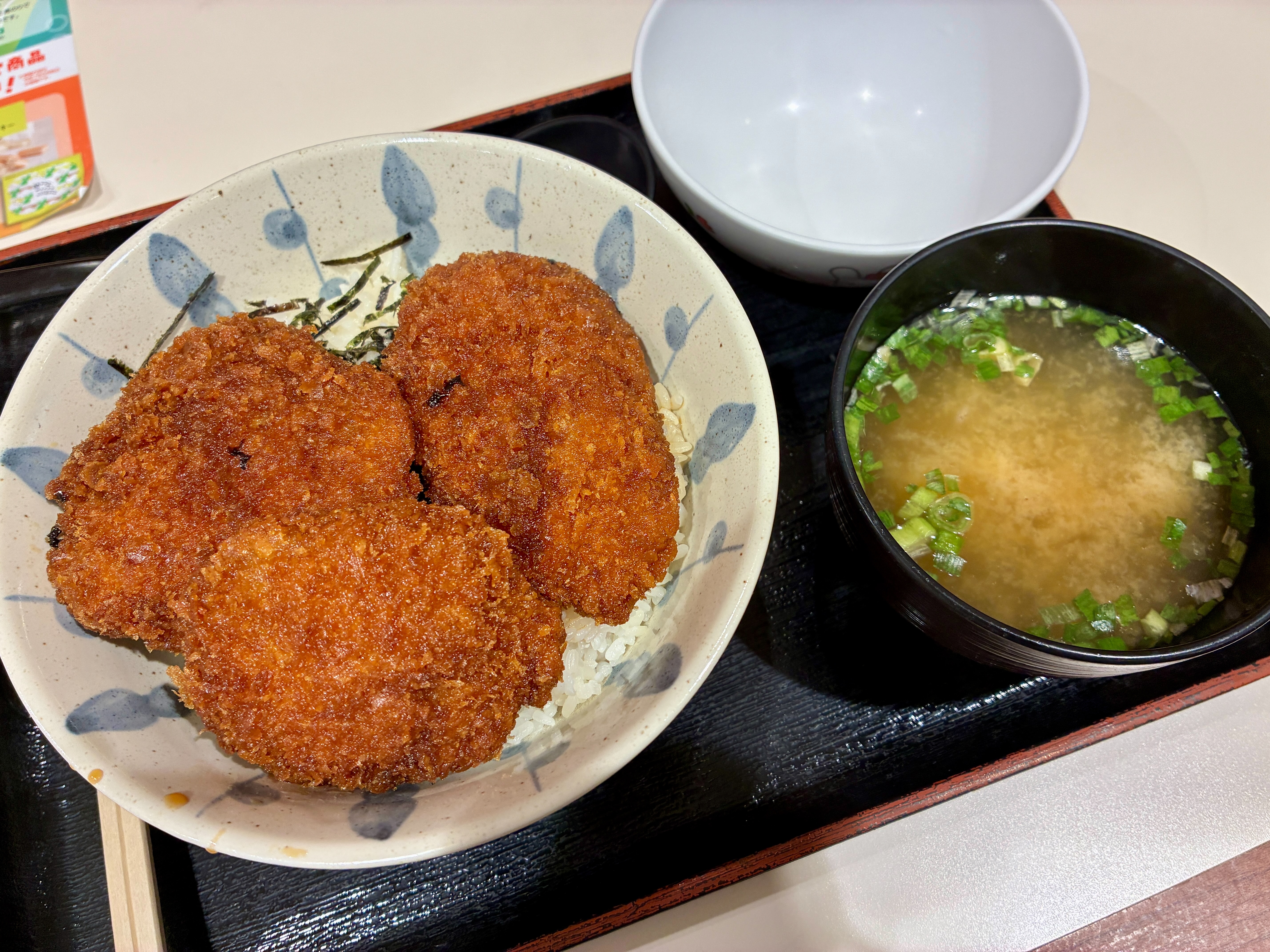 北陸自動車道 名立谷浜SA下り フードコート タレカツ丼