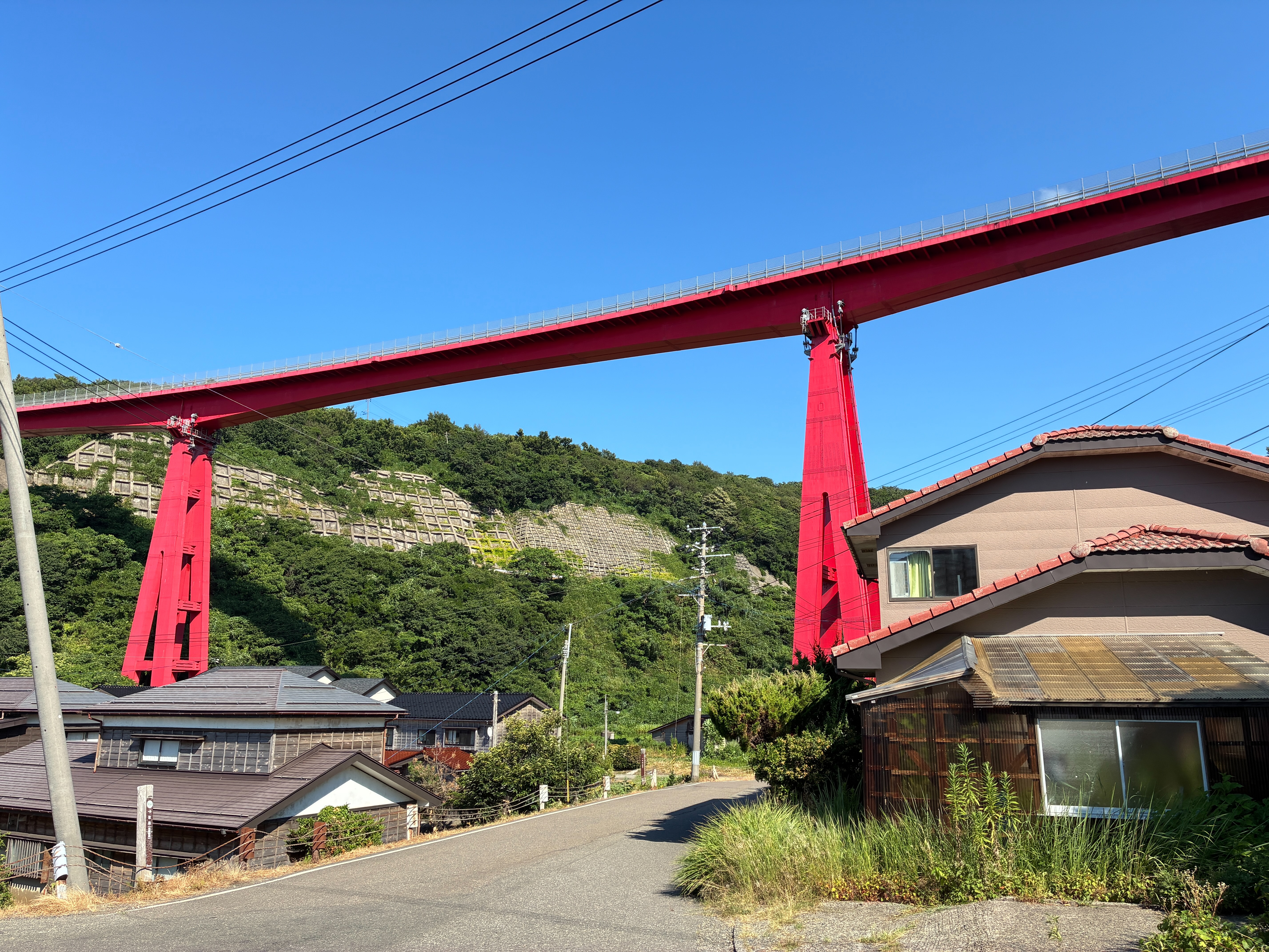 信越本線 青海川駅近くから北陸自動車道