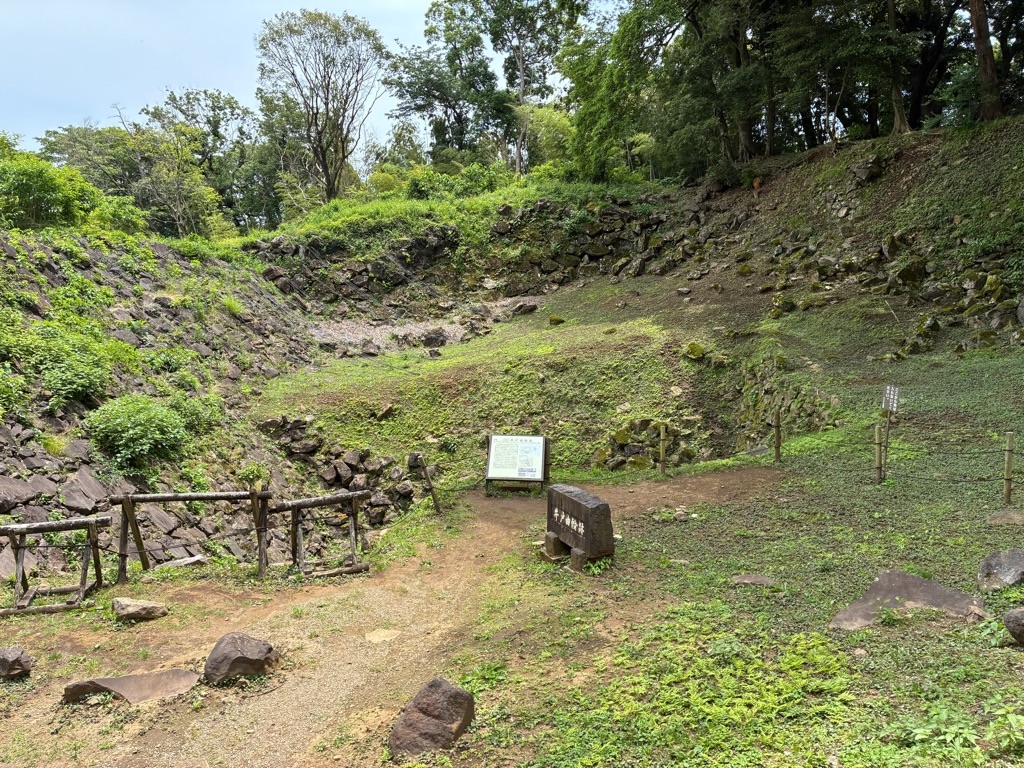 石垣山城 井戸曲輪全景