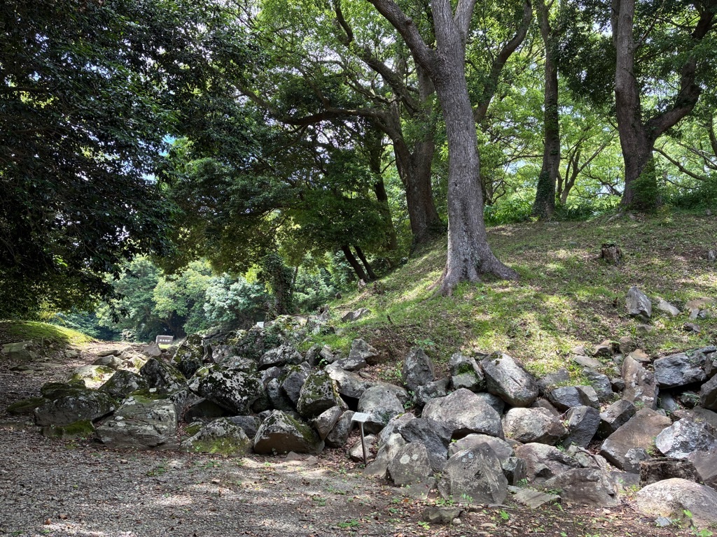 石垣山城 西曲輪跡へ