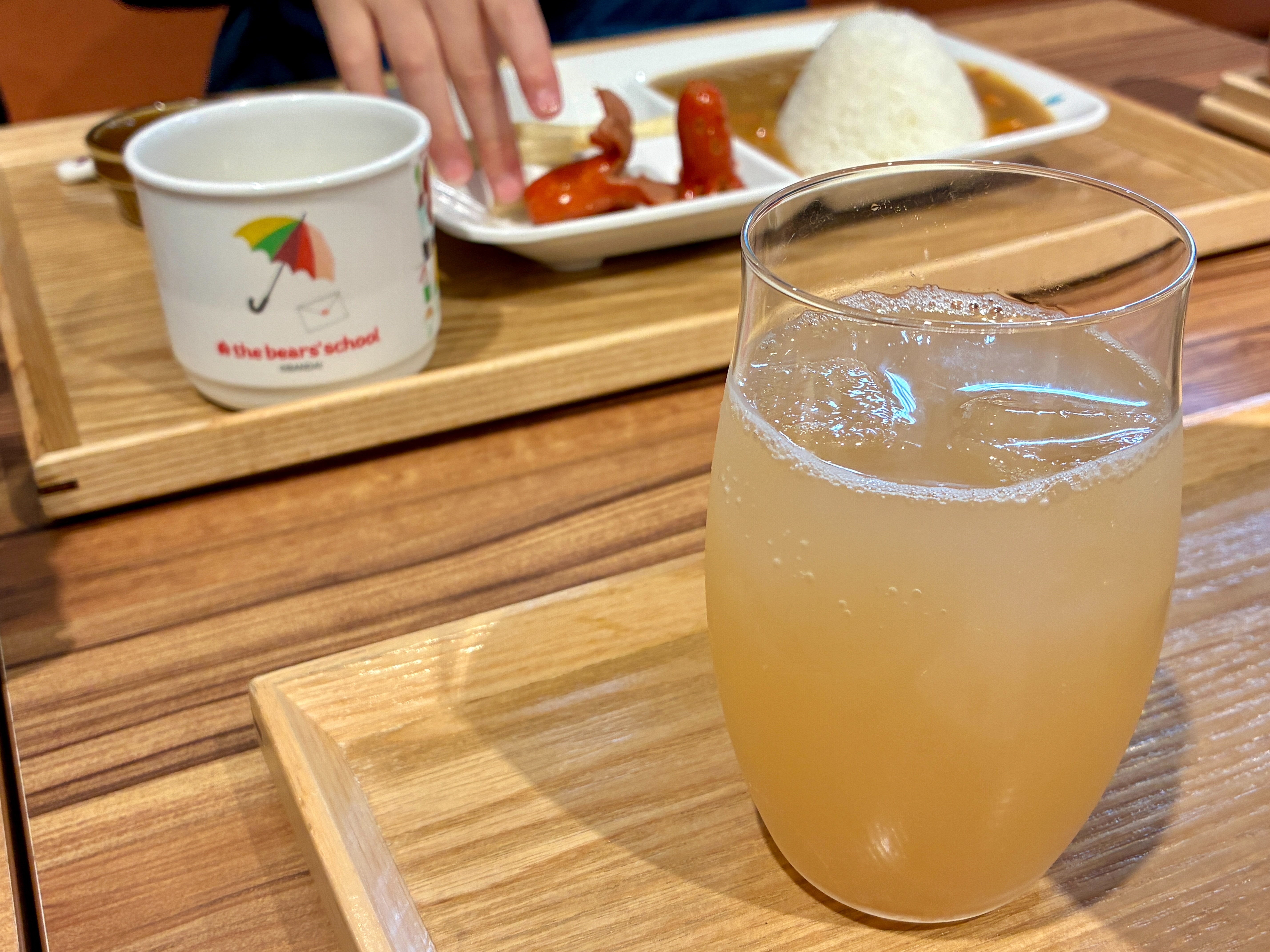 道の駅 八千穂高原 BISTRO 8 りんごやSUDAのリンゴジュース