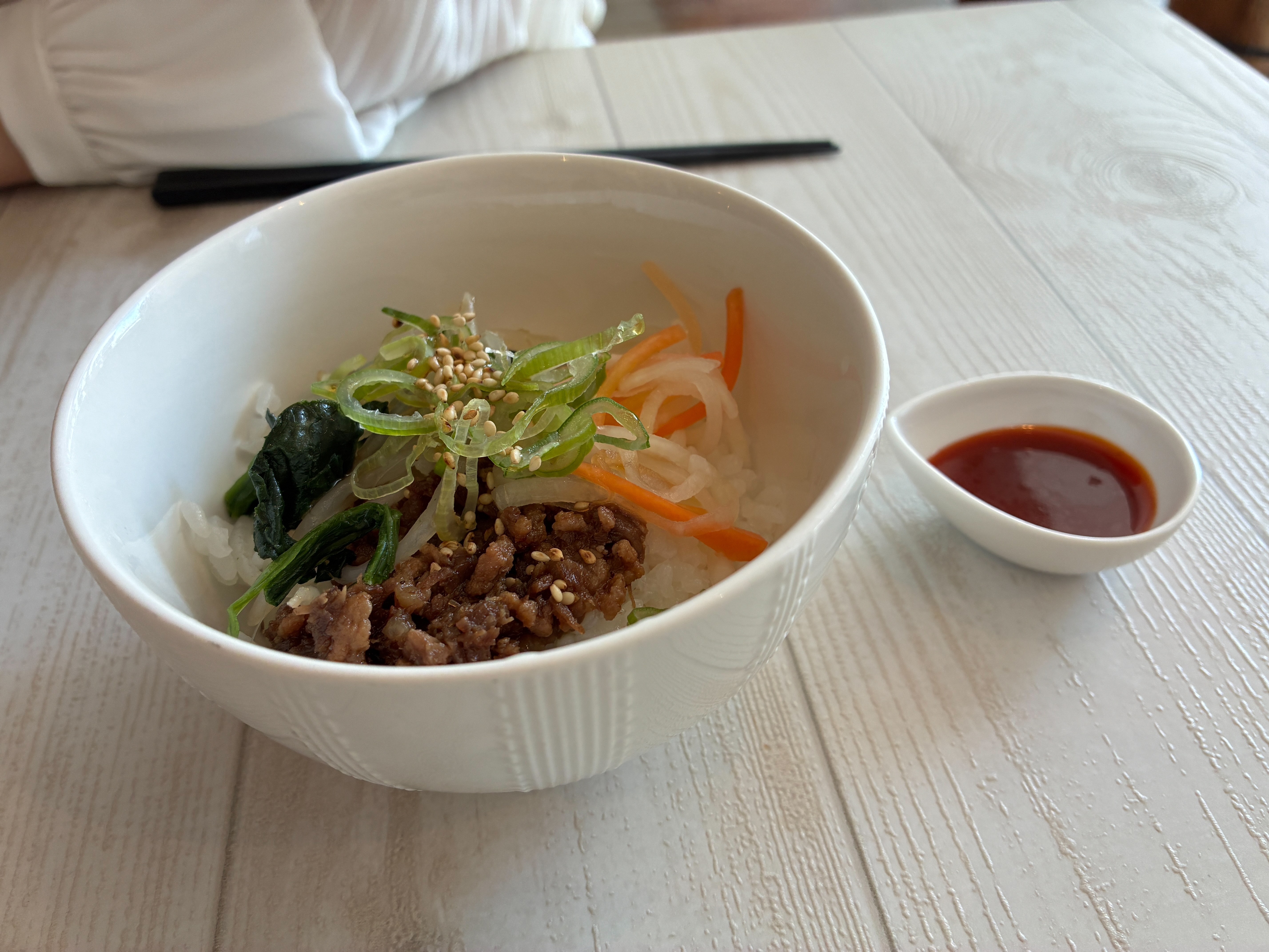麺とエント Korean Noodles ミニビビンバ丼