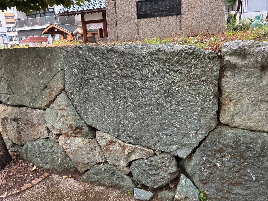 越前北ノ庄城跡 福井城石垣遺構