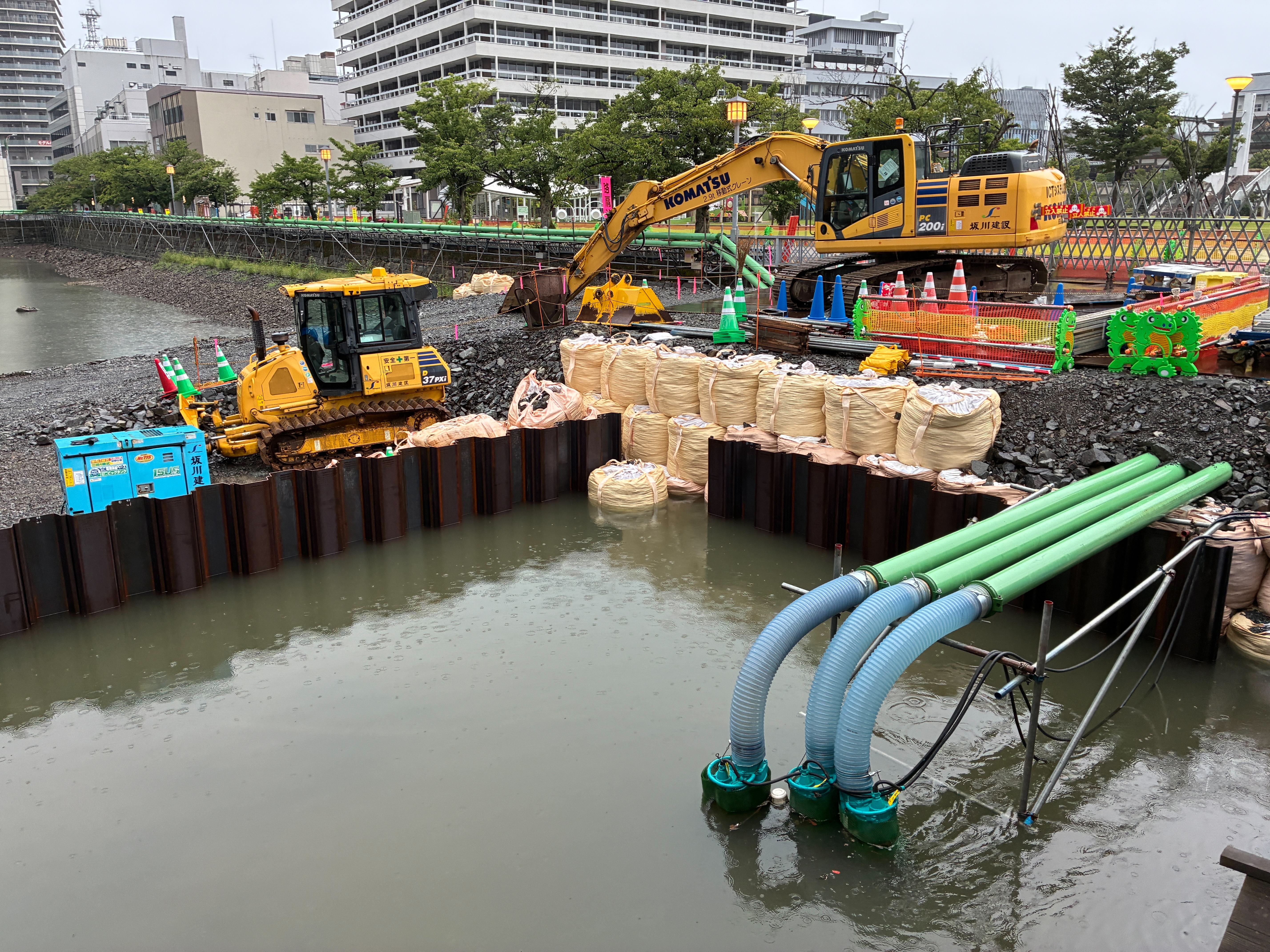 福井城跡 御廊下橋から坤櫓工事の様子