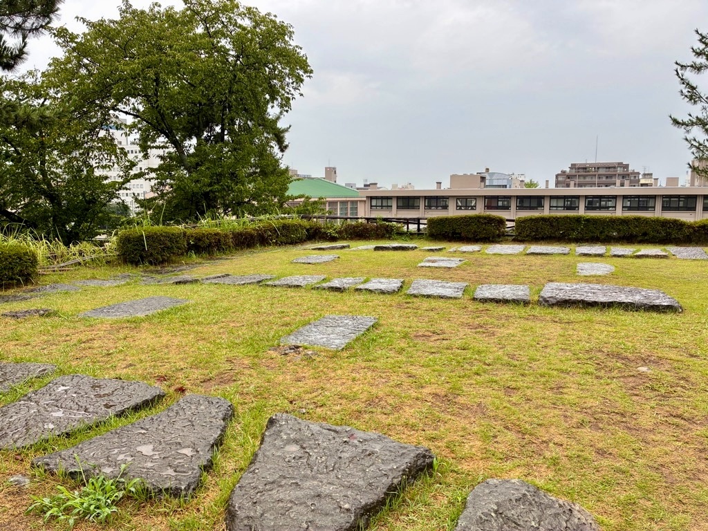 福井城本丸跡 天守台礎石