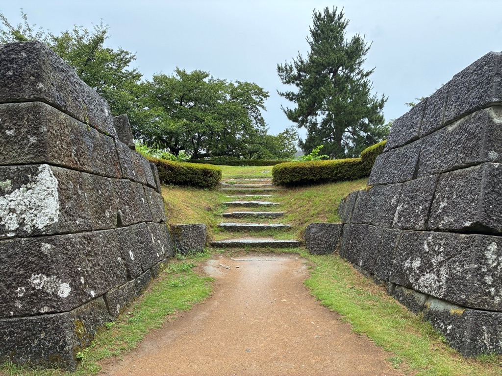 福井城本丸跡 天守台