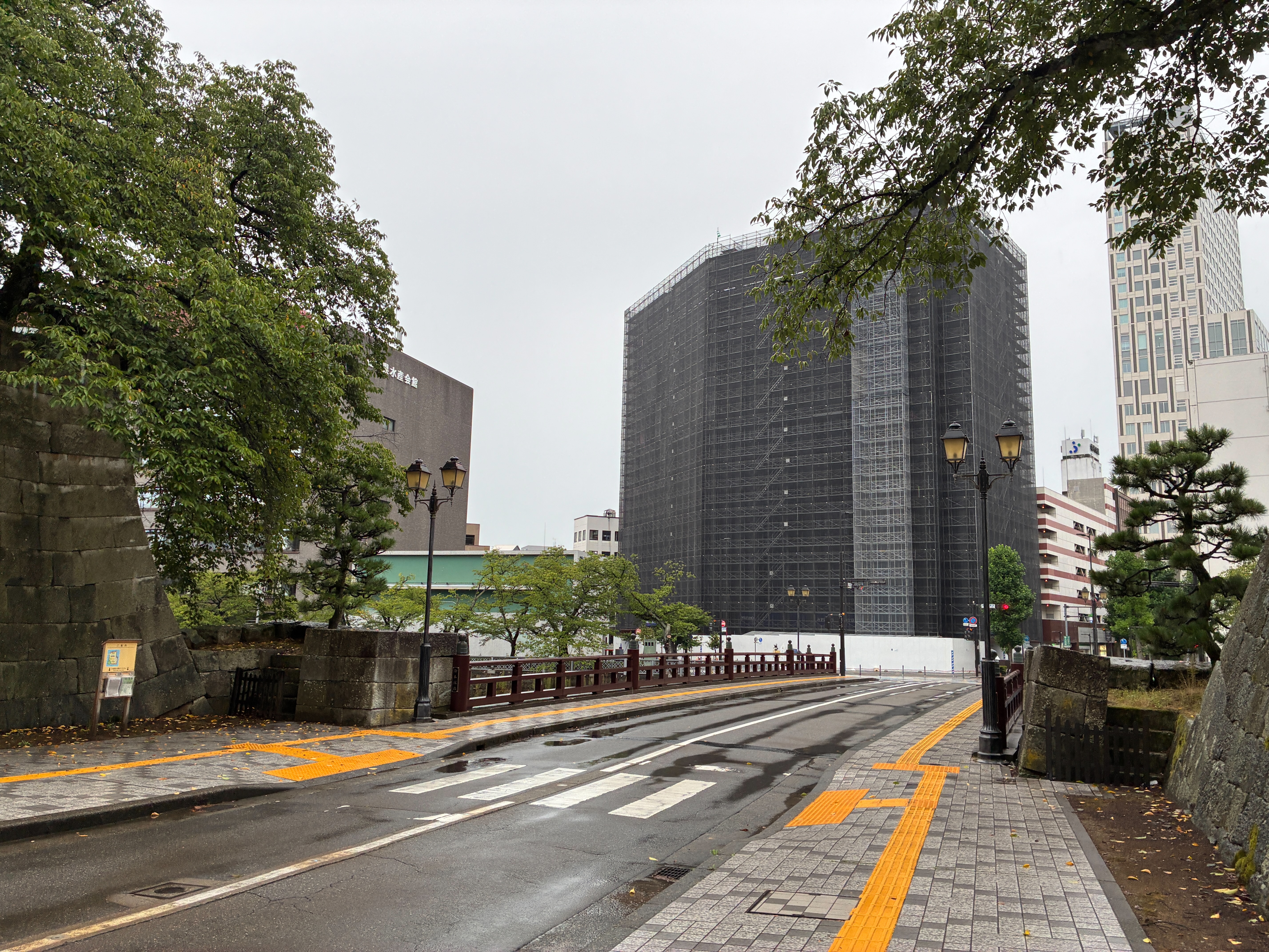 福井城本丸 瓦御門跡から御本城橋
