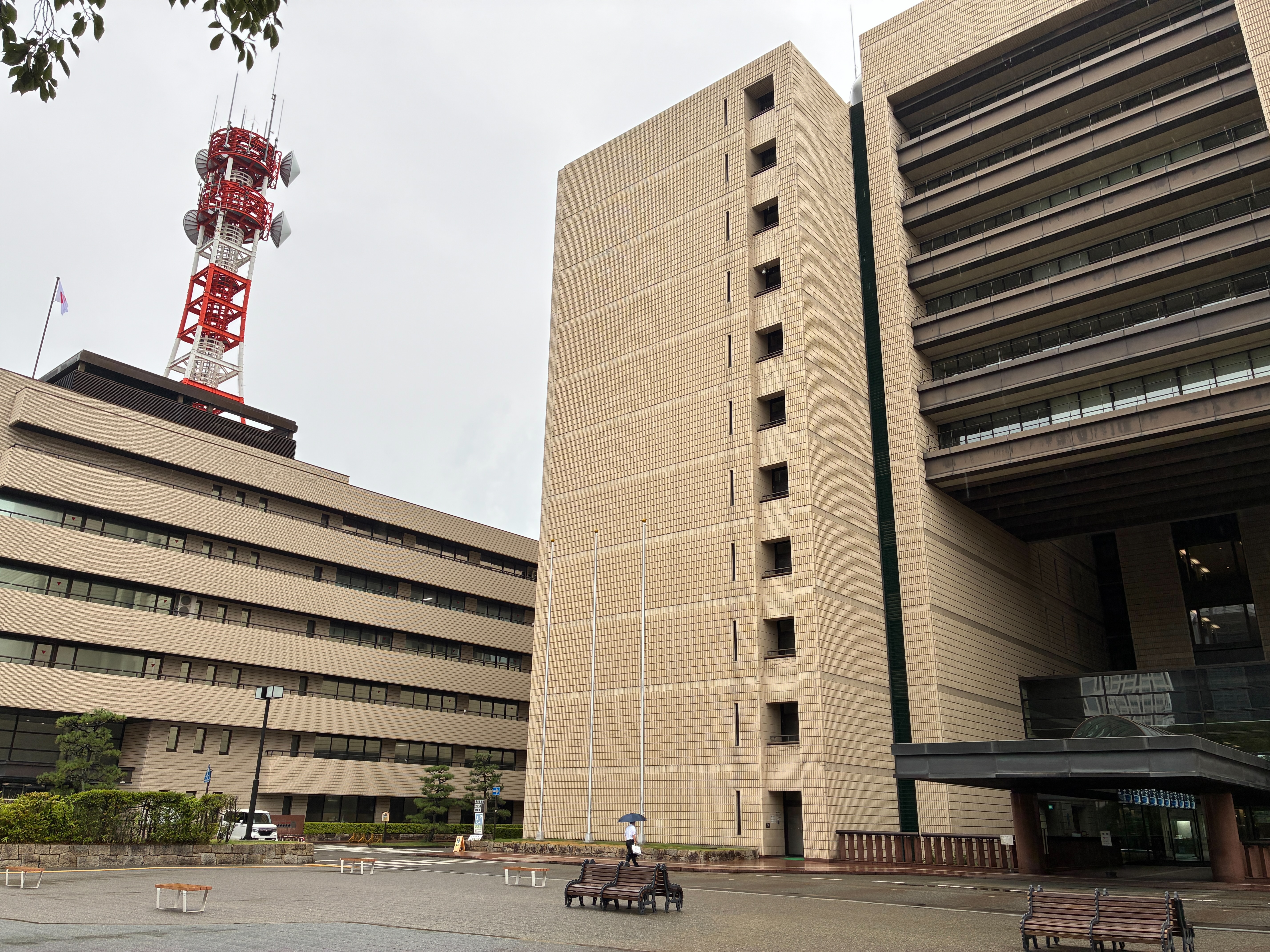福井城本丸跡 福井県庁と福井県警察本部