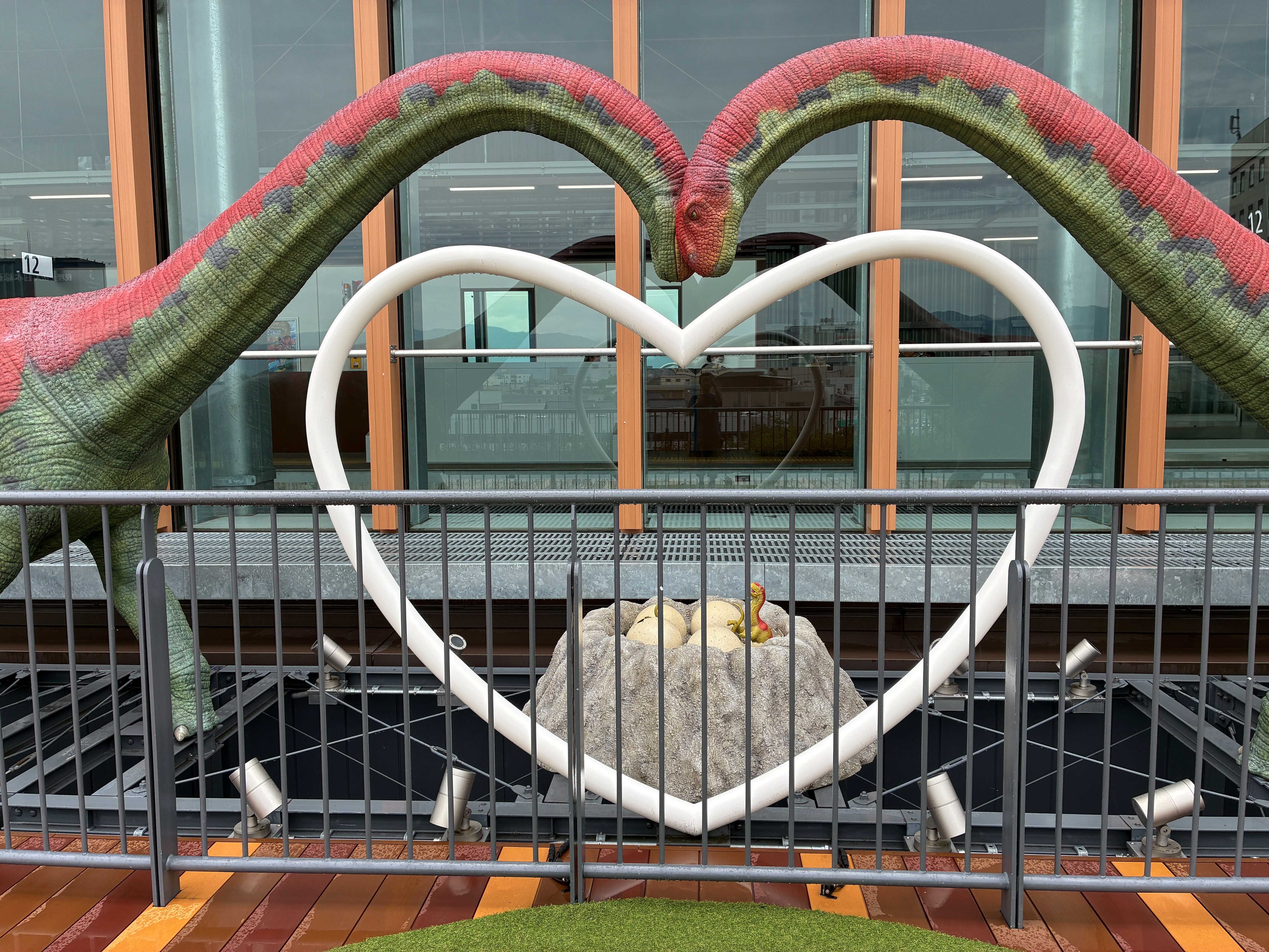 福井市観光交流センター屋上広場 フクイティタン