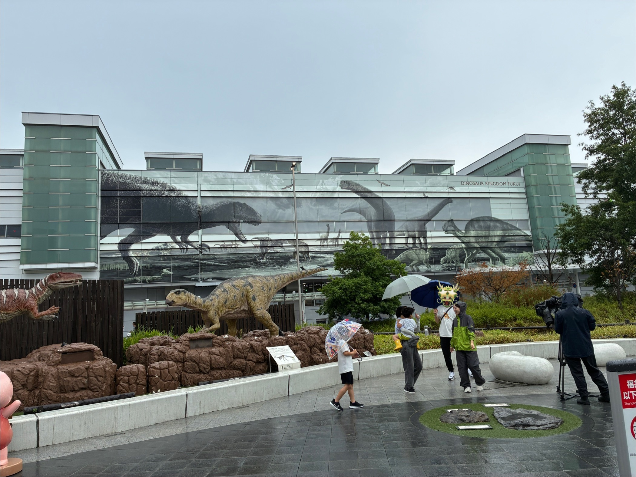 福井駅 駅舎恐竜壁画