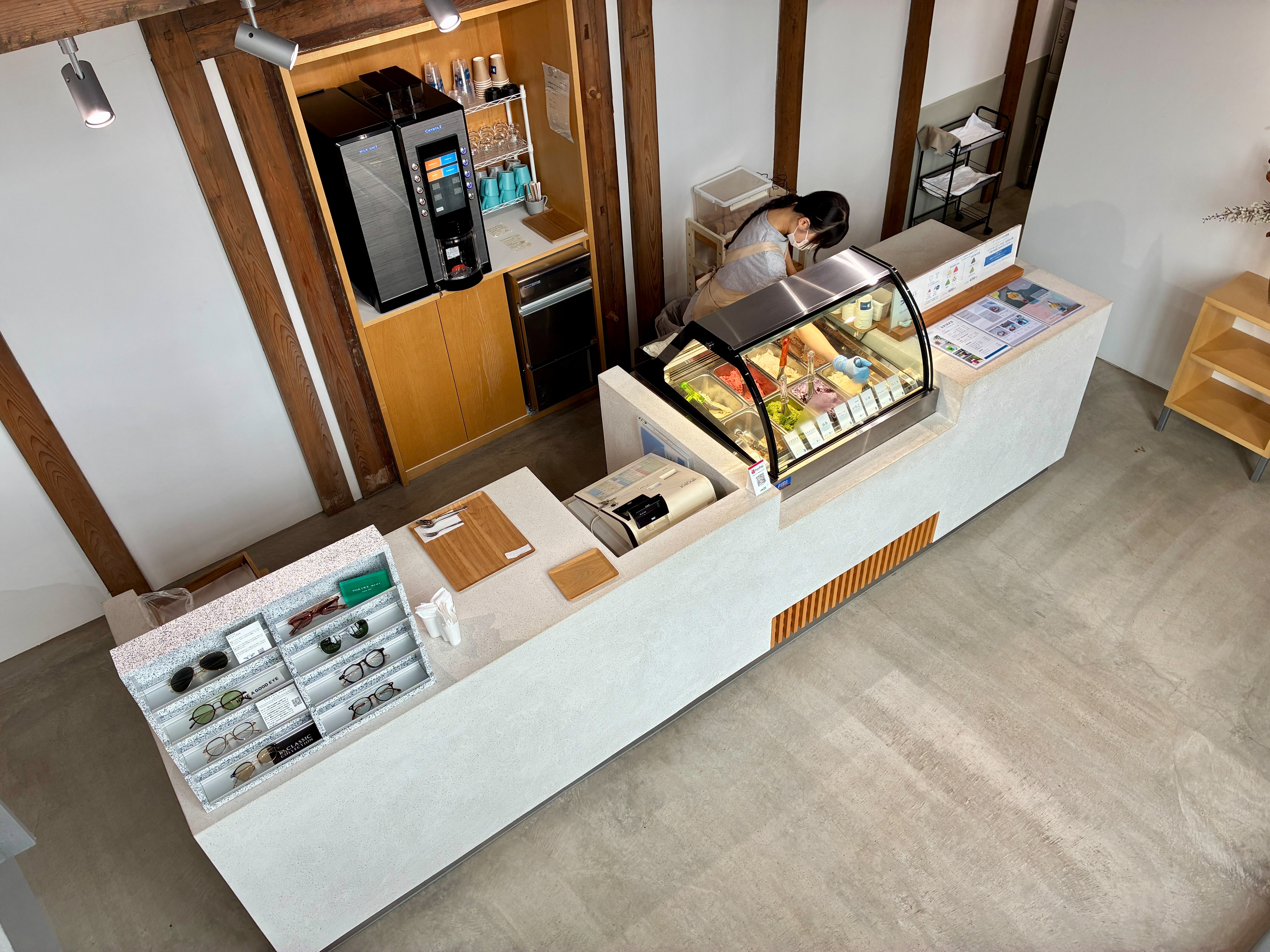 Gelato and cafe PEAK3 内装1階