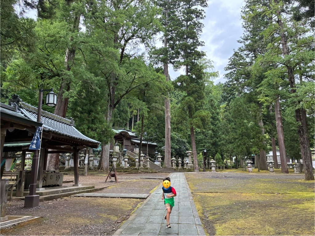 岡太神社・大瀧神社 境内