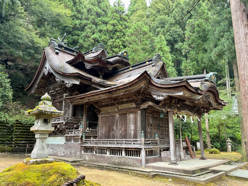 岡太神社・大瀧神社 重要文化財 大滝神社本殿および拝殿