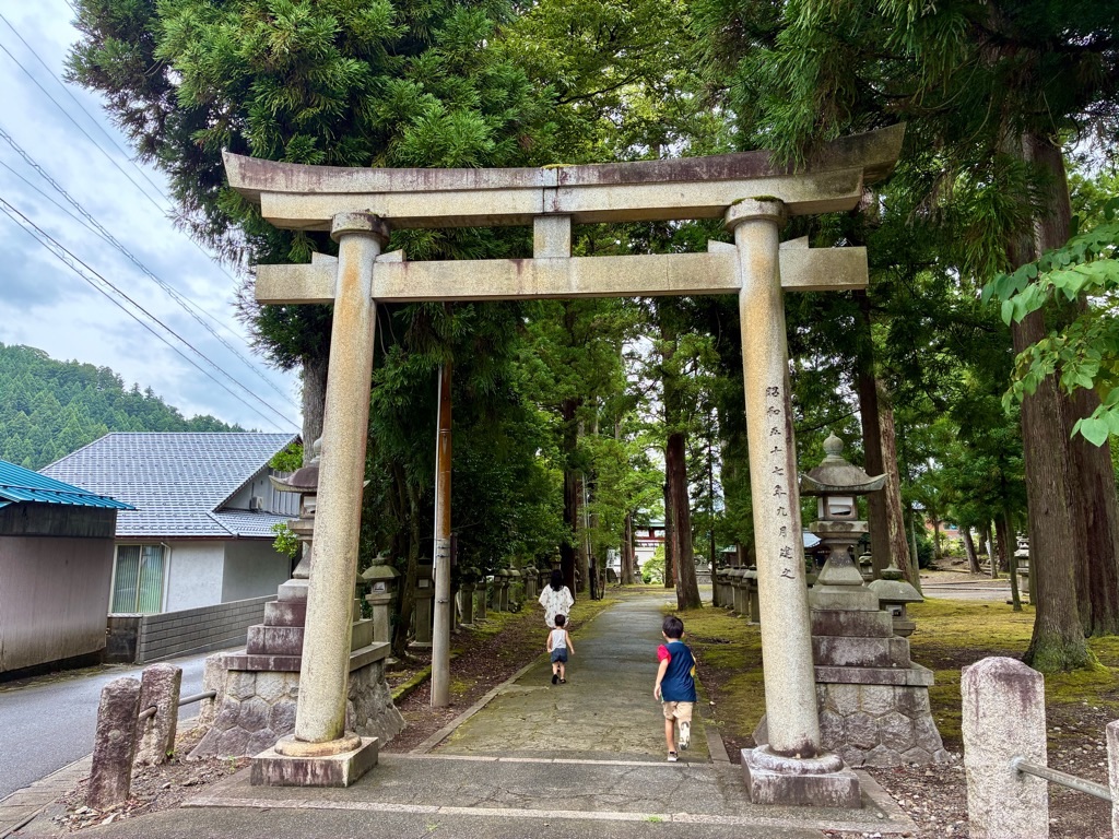 岡太神社・大瀧神社 東の鳥居