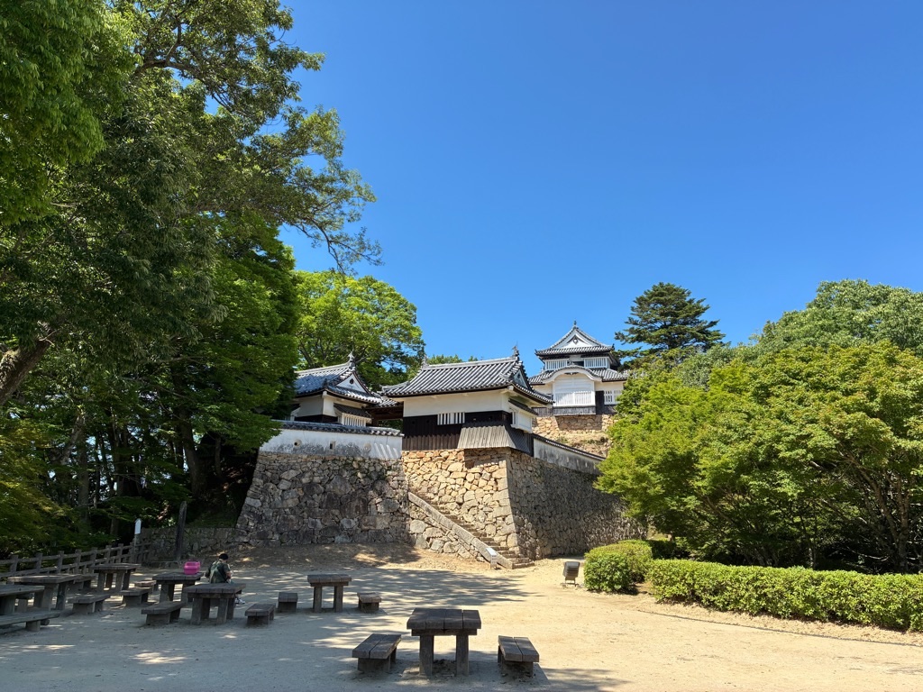 備中松山城 二の丸跡から天守