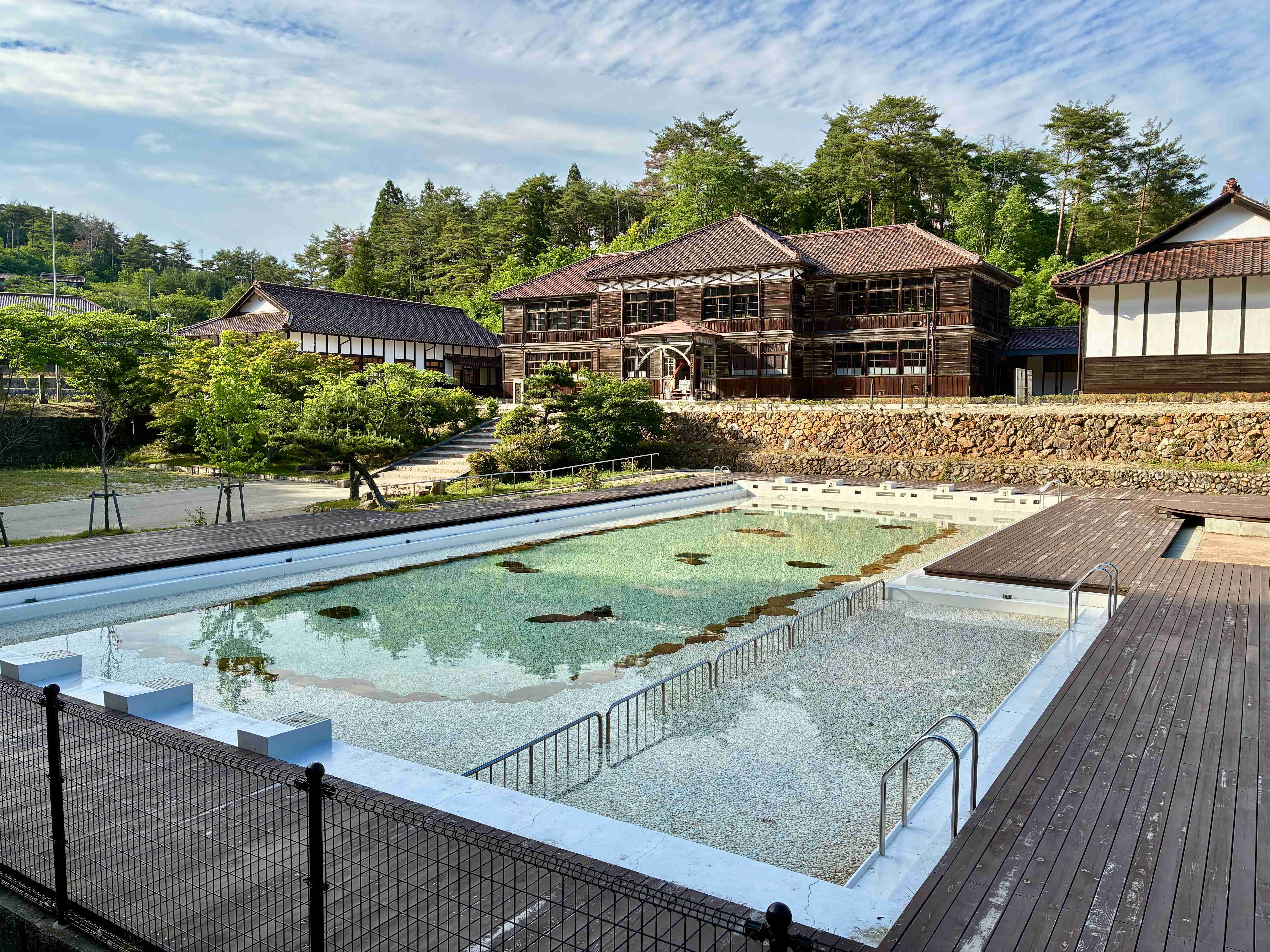 吹屋ふるさと村 旧吹屋小学校 親水公園