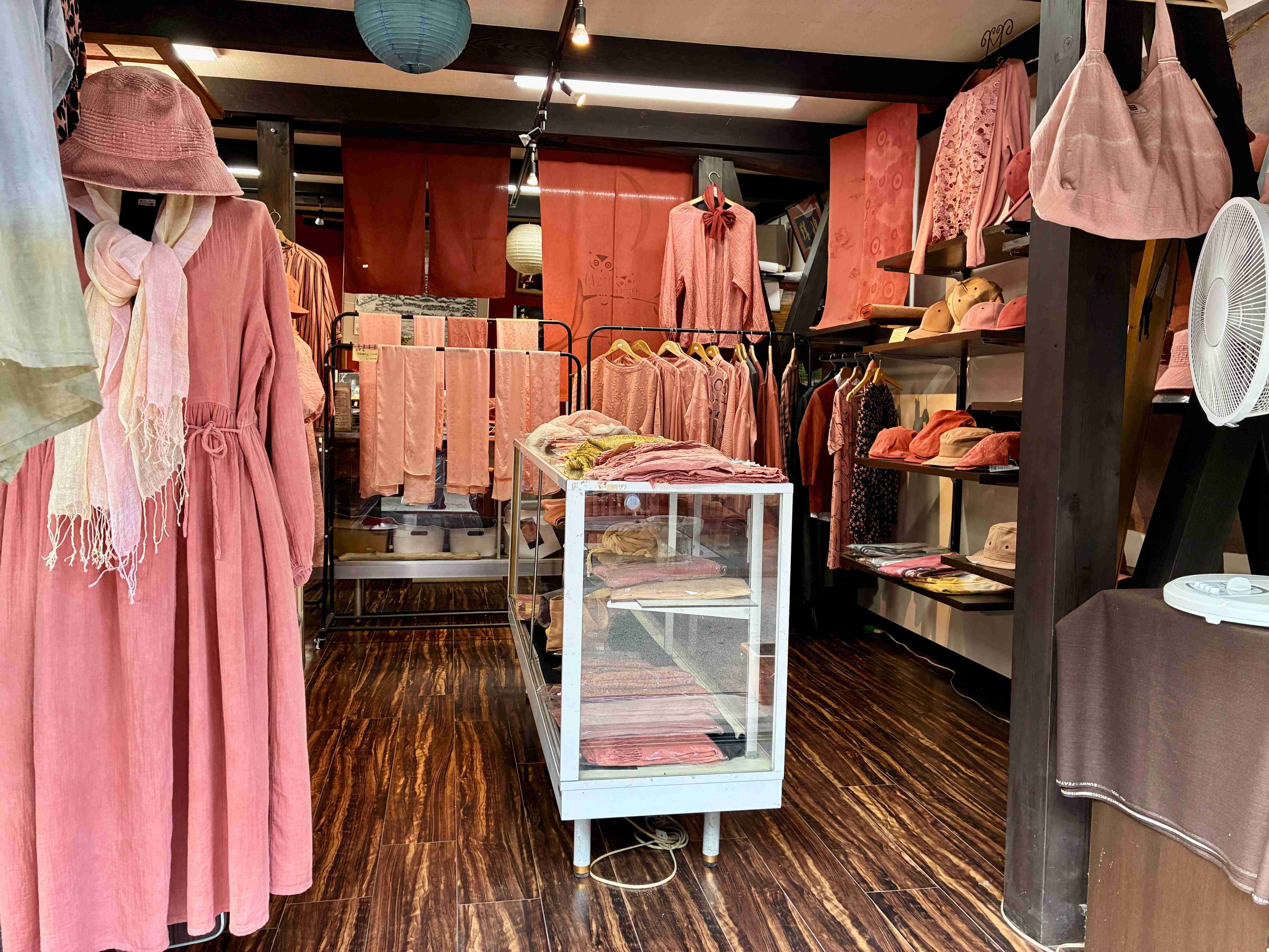 吹屋ふるさと村 ベンガラ染工房