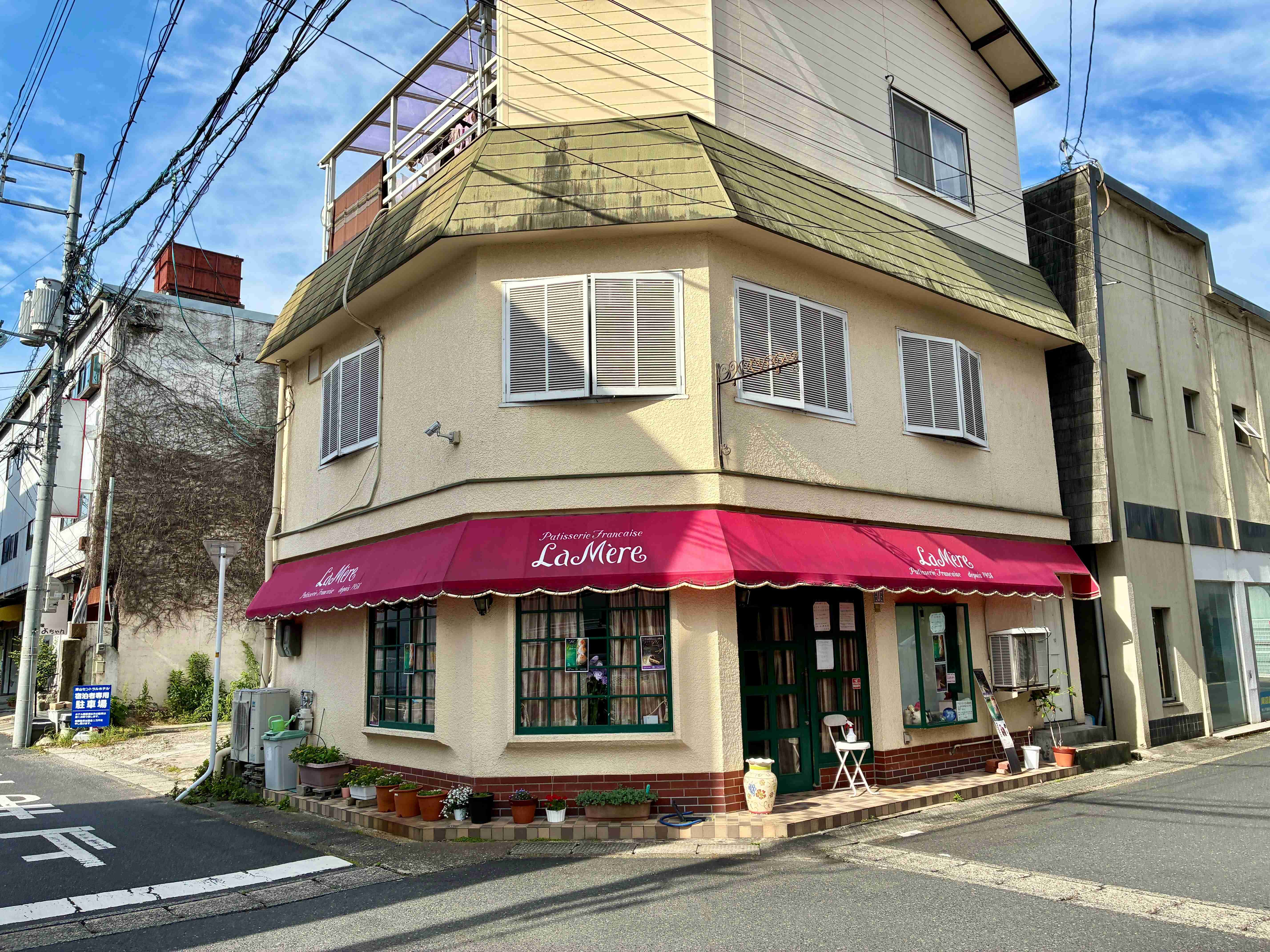 津山 フランス菓子 らめーる外観