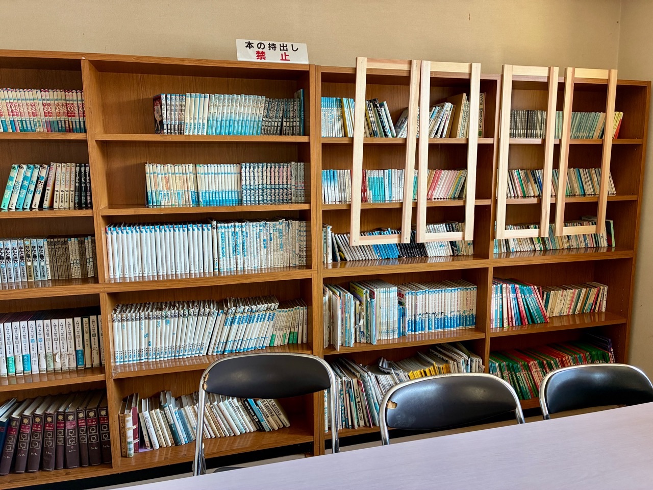 JR津山線 亀甲駅 まちかど図書館