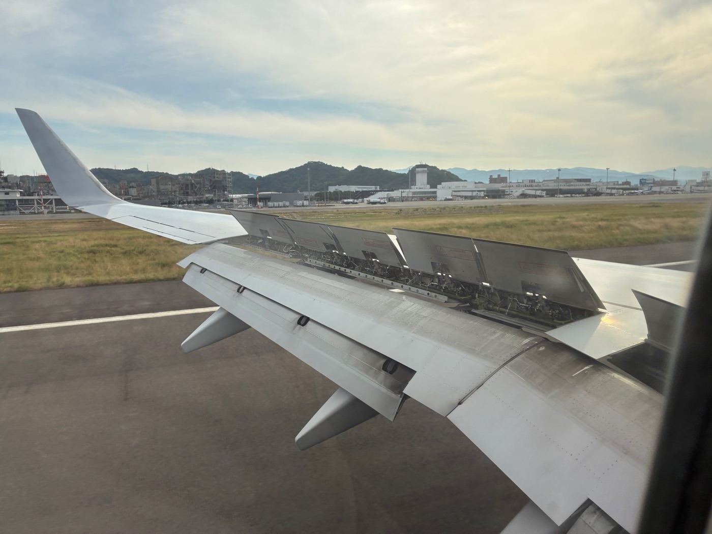 松山空港へ着陸