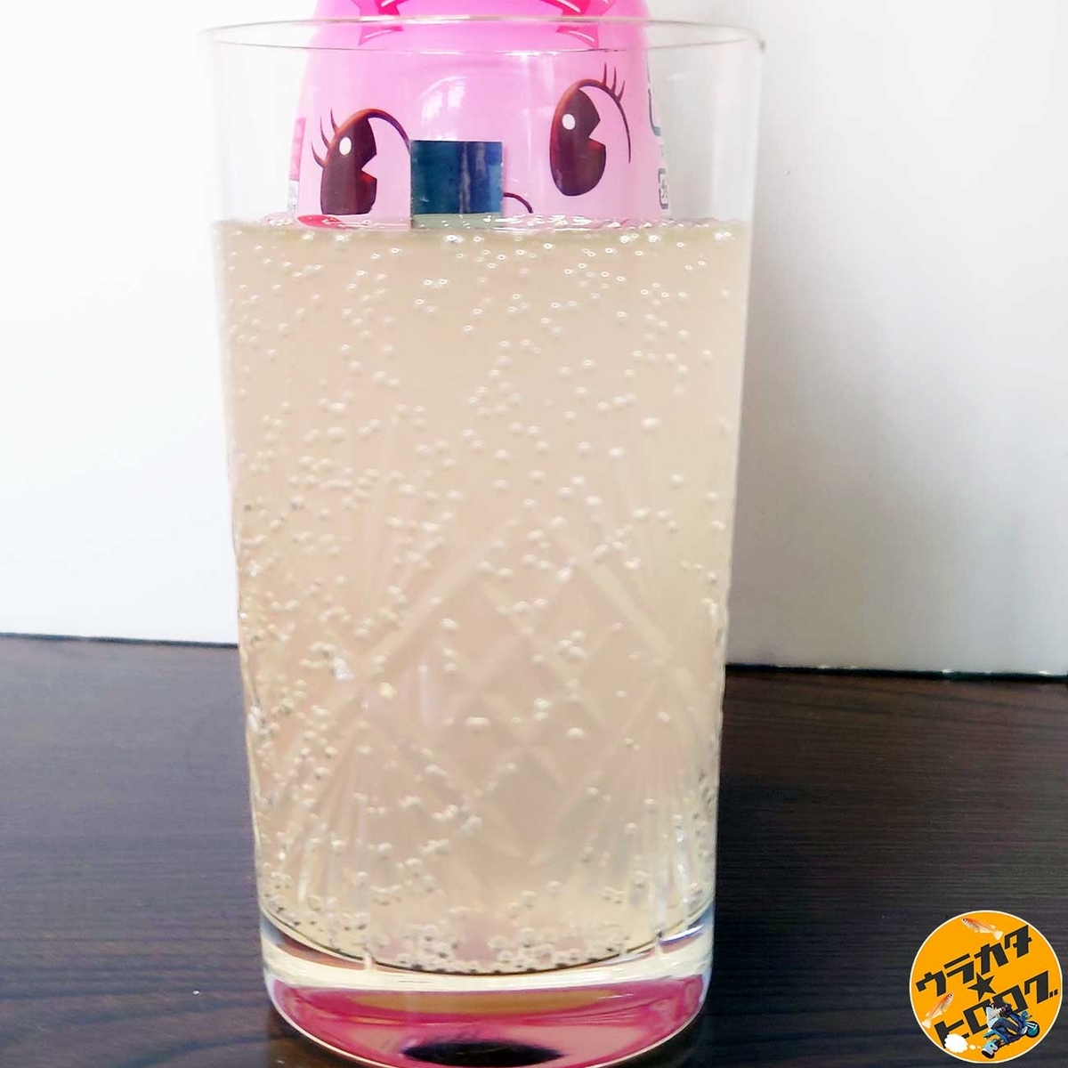 不二家ペコスカッシュ(2024)の炭酸を接写(筆者撮影)