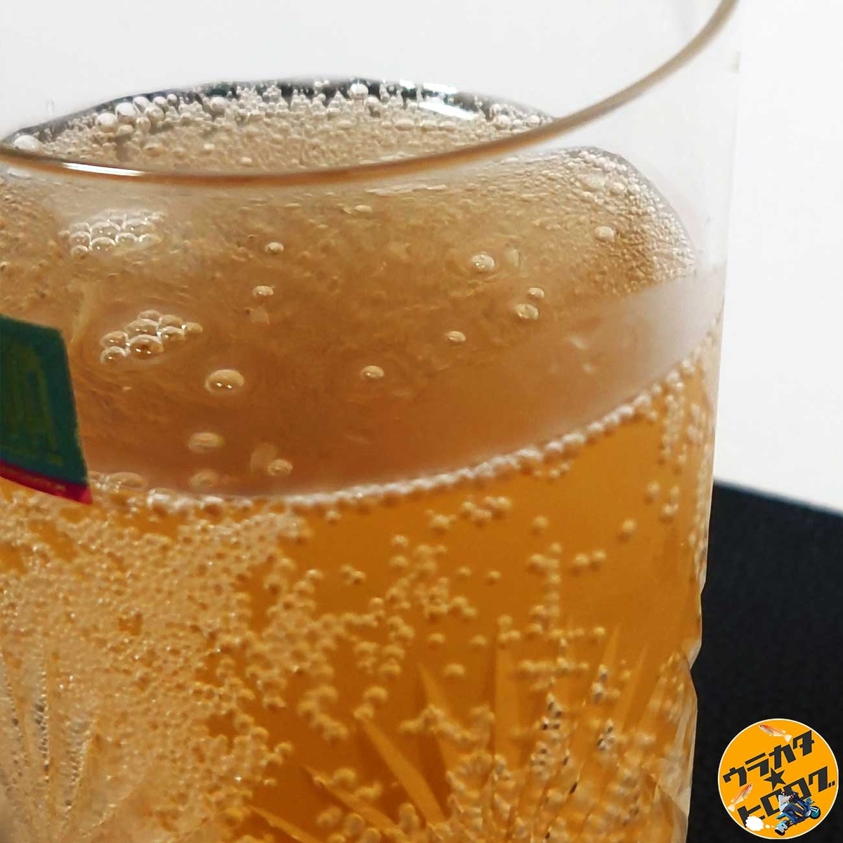 薬膳ソーダの炭酸を拡大して撮影(筆者撮影)