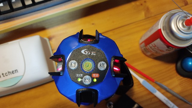 ヤマシン GLS-3 グリーンレーザー ※縦ラインの照射が非常に弱い為ジャンク品【市川行徳店】【店頭取引限定】【ジャンク】管理番号：ITR75CCFVRMC CAINZ-DASH】山真製鋸 レーザー墨出器 グリーンレーザー GLZ－3